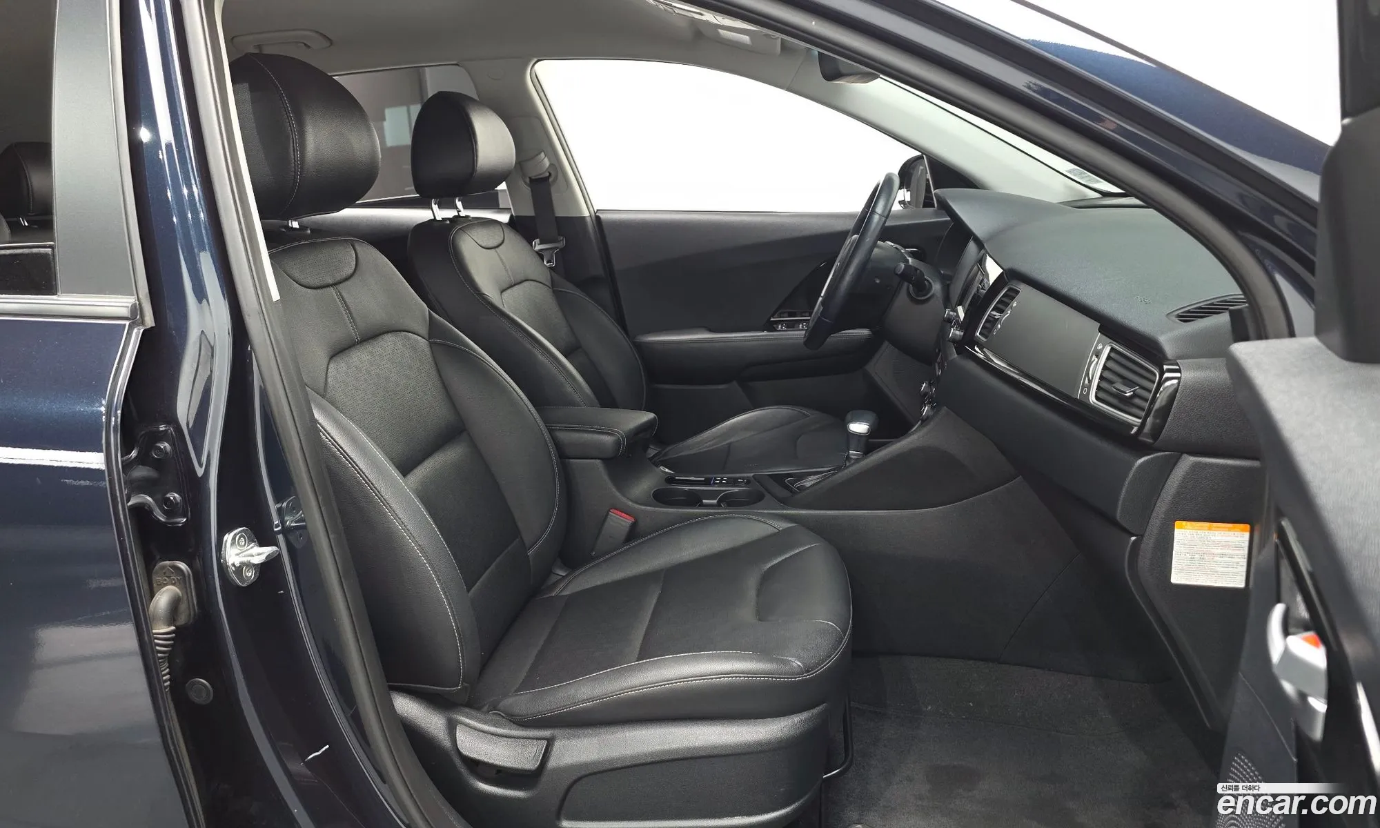 Kia Niro 2017 KNACB81CGHA074044 — 2
