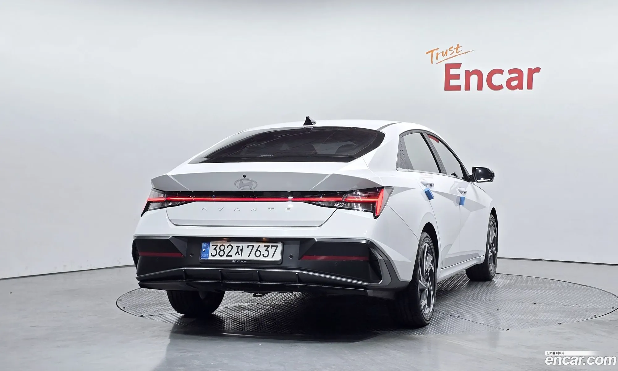 Hyundai Elantra 2024 — 3