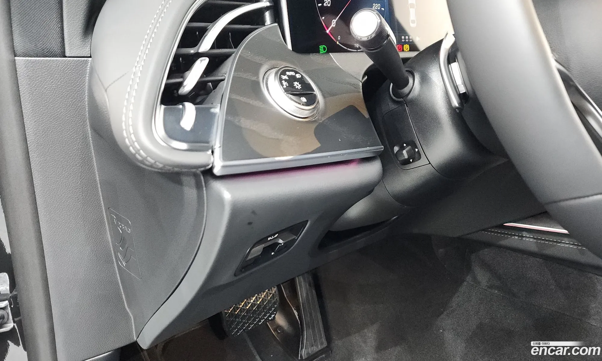 Mercedes-Benz E-Class W214 2025 — 23