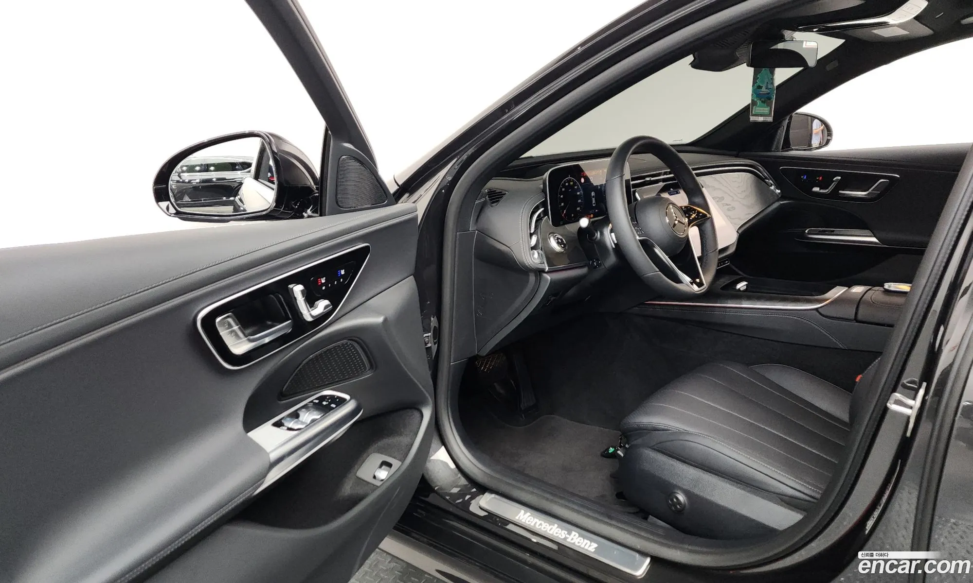 Mercedes-Benz E-Class W214 2025 — 6