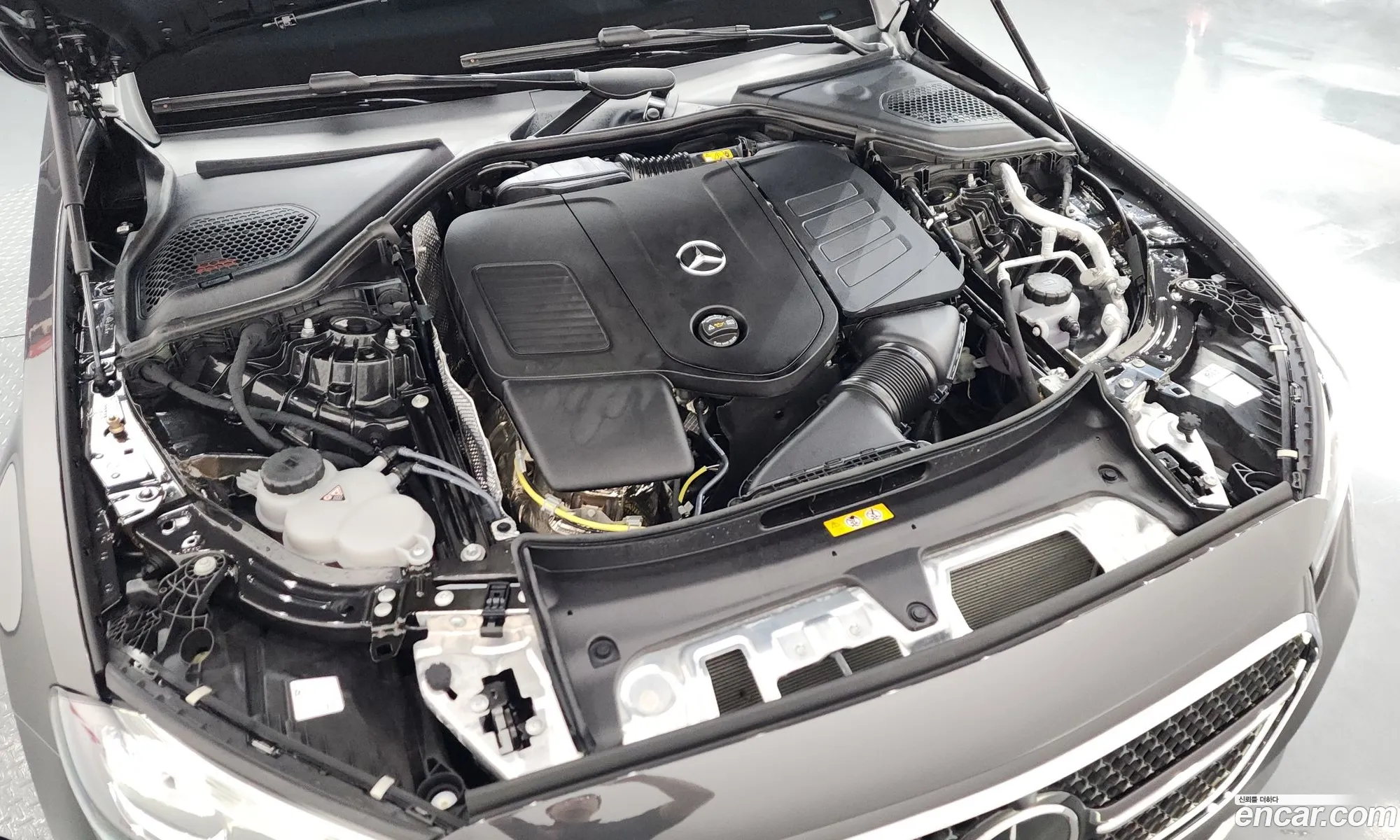 Mercedes-Benz E-Class W214 2025 — 12