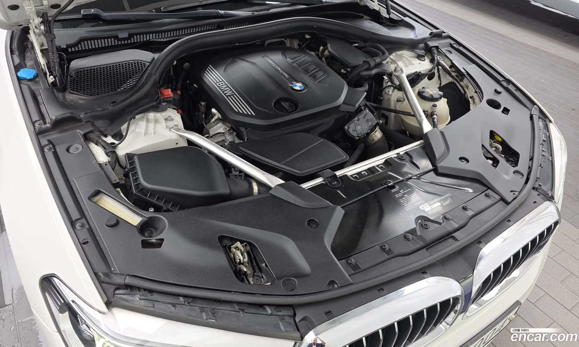 BMW 5 Series 2019 WBAJF3101KBS70670 — 17