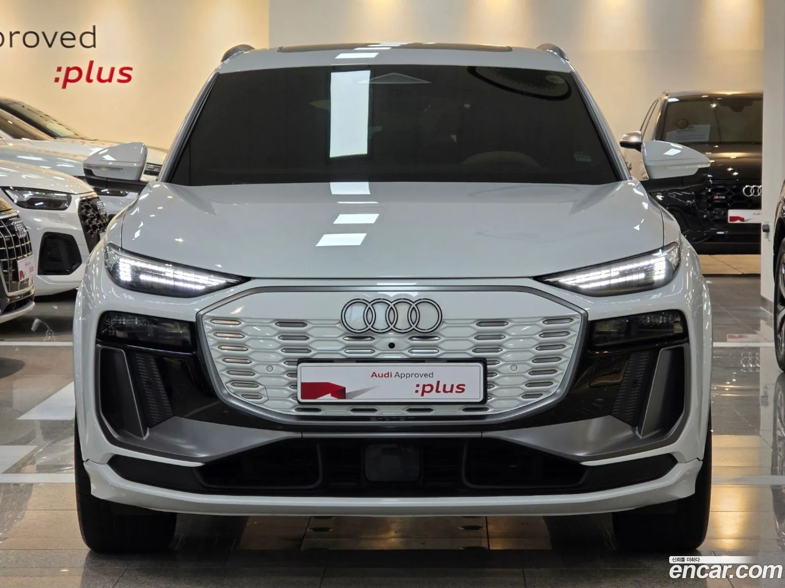 Audi Q6 e-tron 2025 — 4