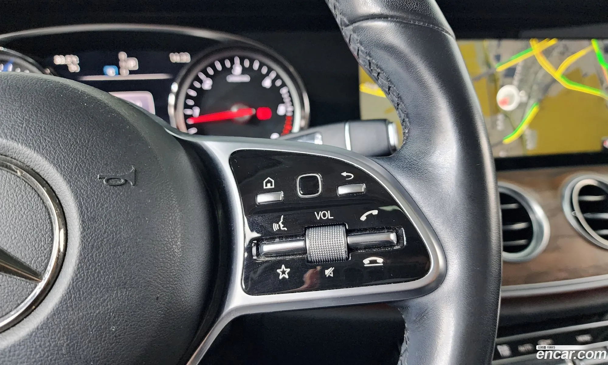 Mercedes-Benz E-Class W213 2019 WDDZF0EB2KA693138 — 2