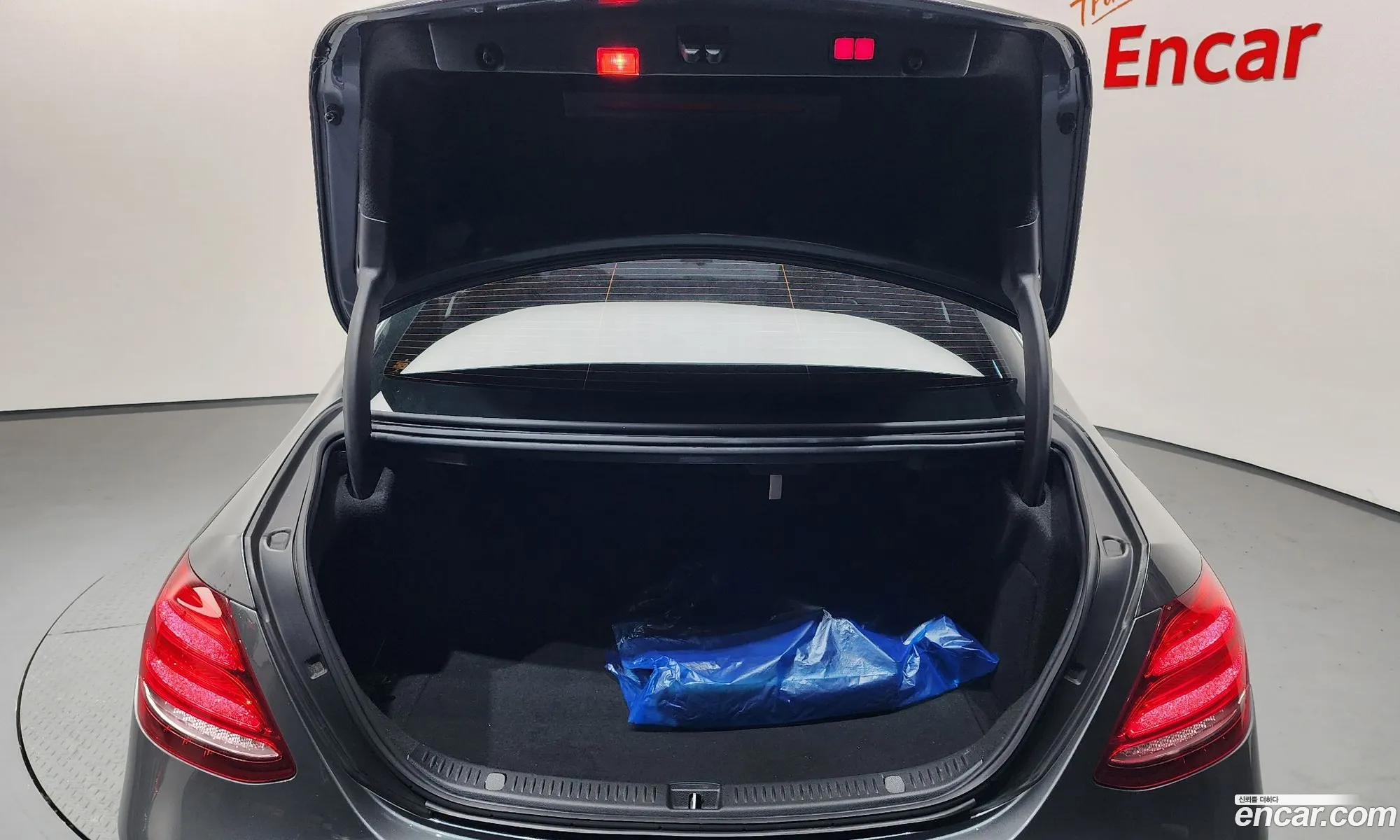 Mercedes-Benz E-Class W213 2019 WDDZF0EB2KA693138 — 16