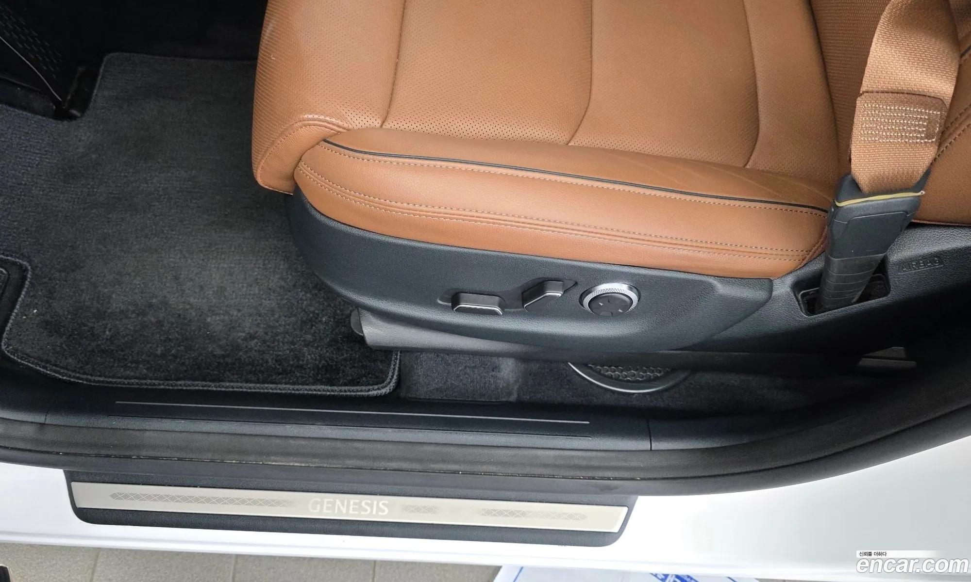 Genesis GV70 2023 KMTMA81BDRU163106 — 10