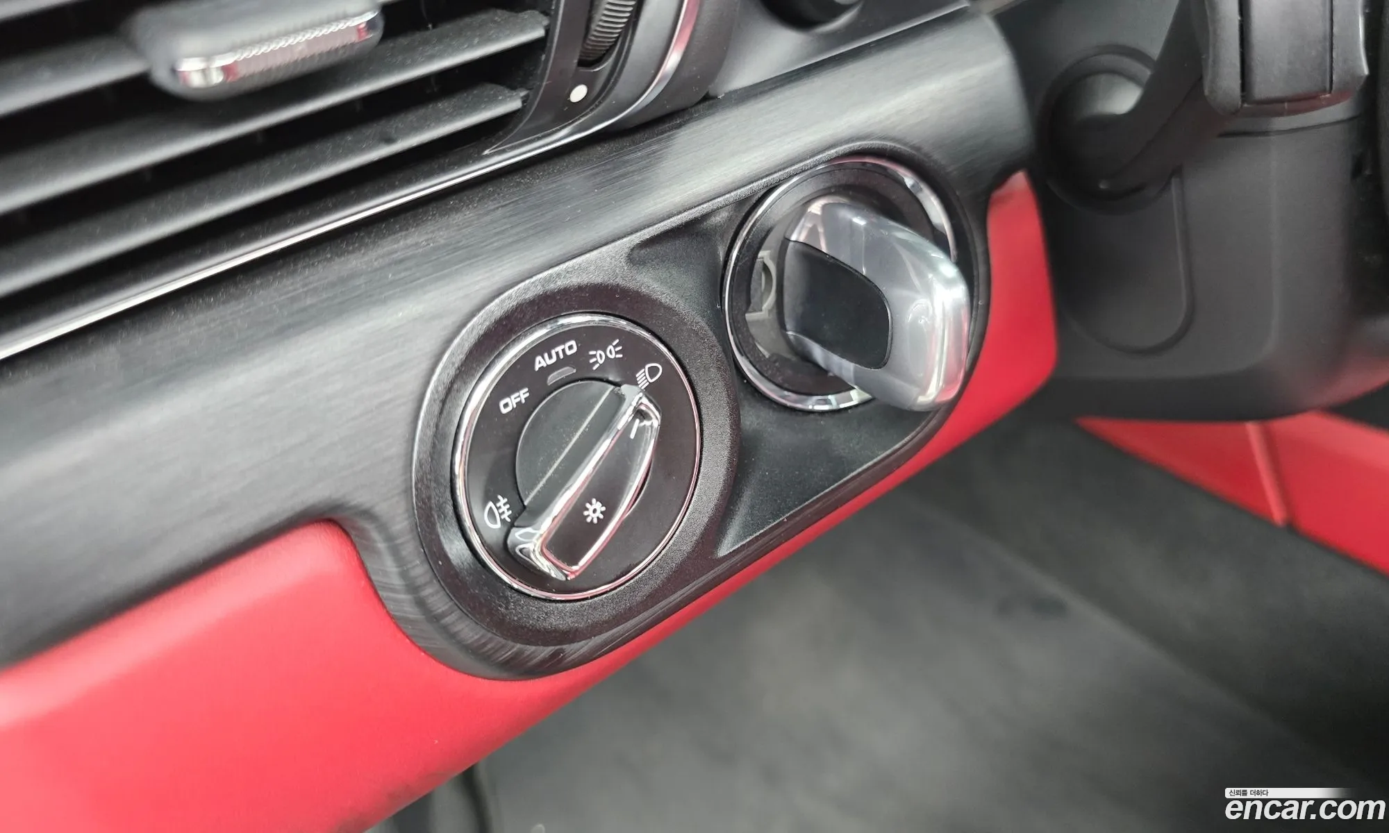 Porsche 911 2018 WP0CB2990JS147168 — 9