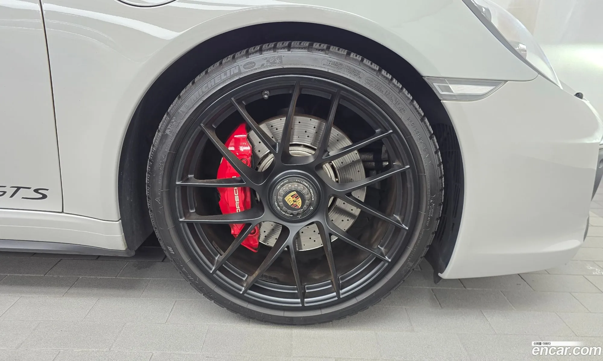 Porsche 911 2018 WP0CB2990JS147168 — 4