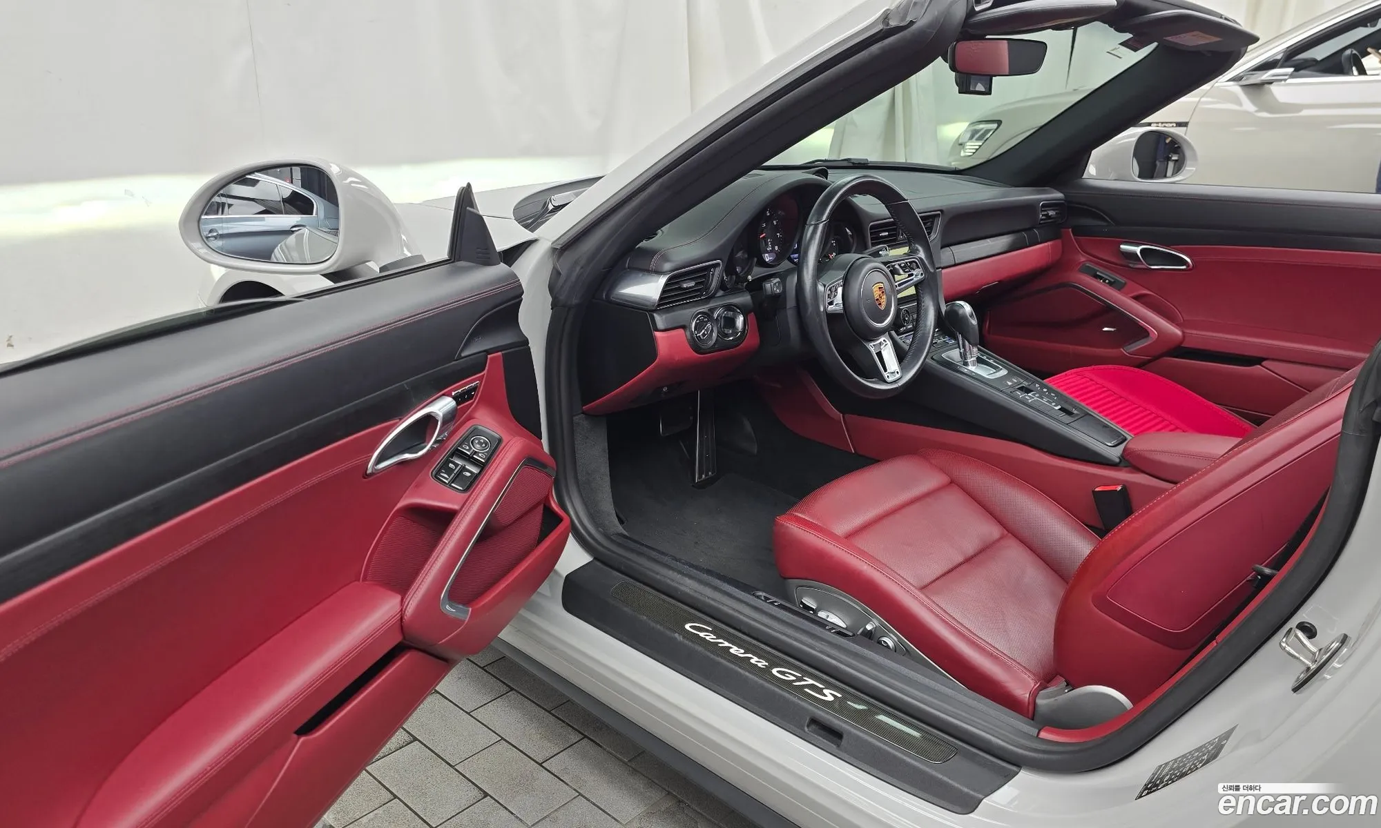 Porsche 911 2018 WP0CB2990JS147168 — 28