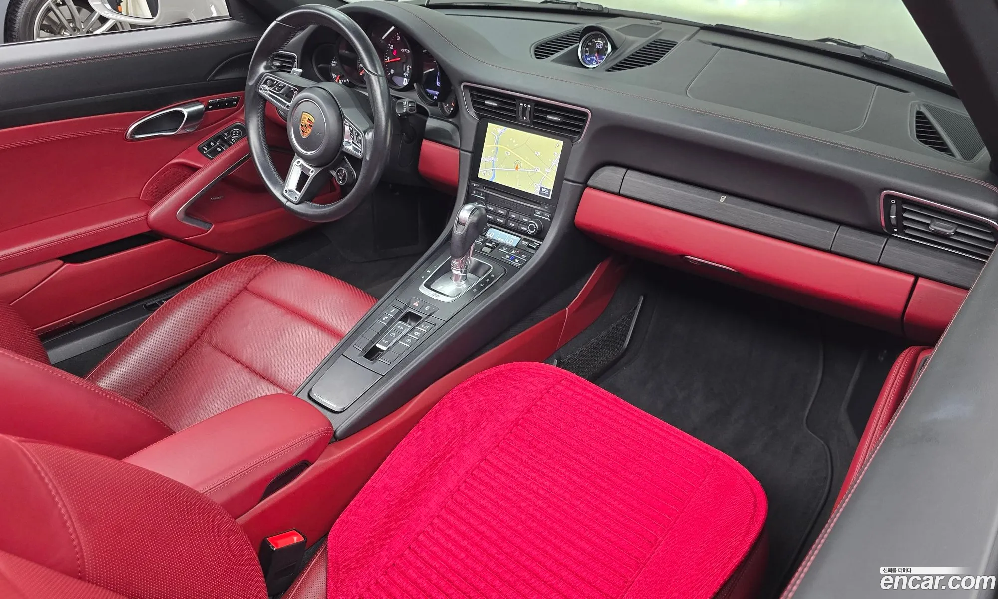 Porsche 911 2018 WP0CB2990JS147168 — 16