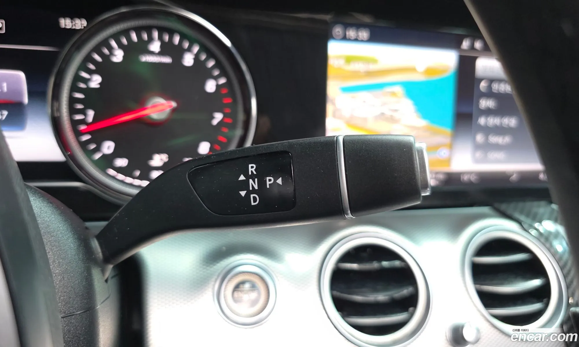 Mercedes-Benz E-Class W213 2018 — 12