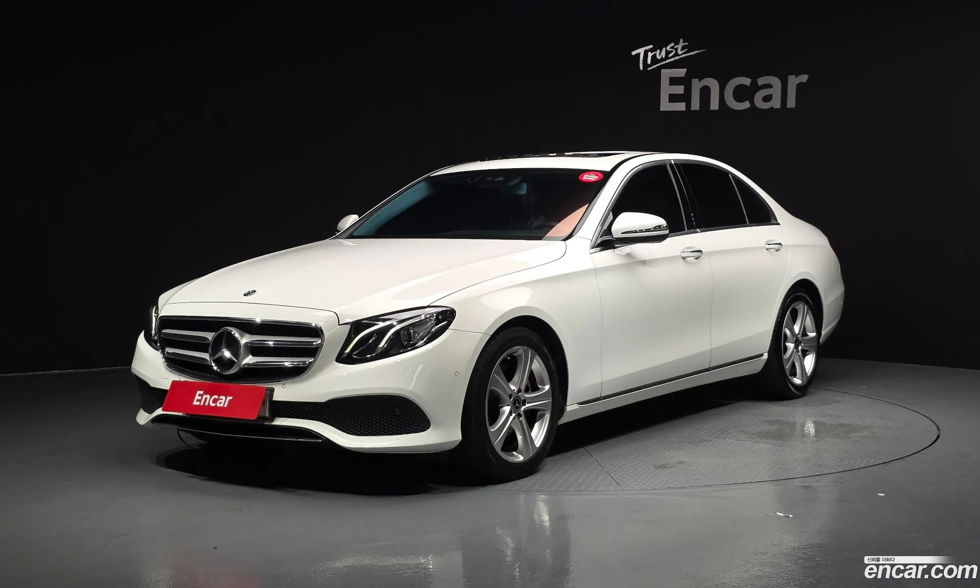 Mercedes-Benz E-Class W213 2018 — 13