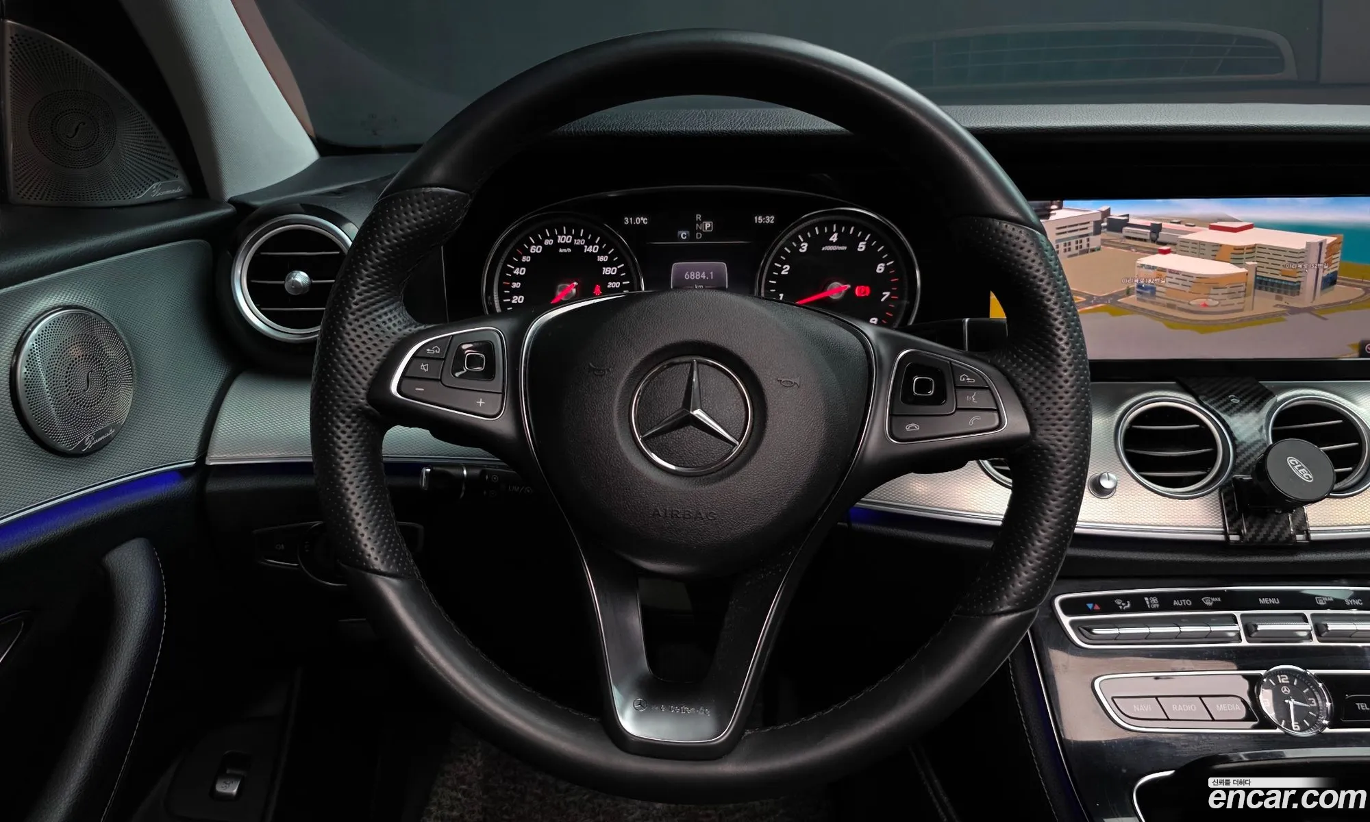 Mercedes-Benz E-Class W213 2018 — 36