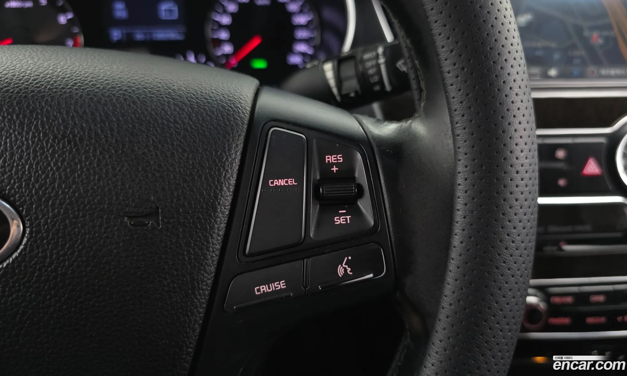 Kia K7 2013 KNALM416BEA152815 — 10