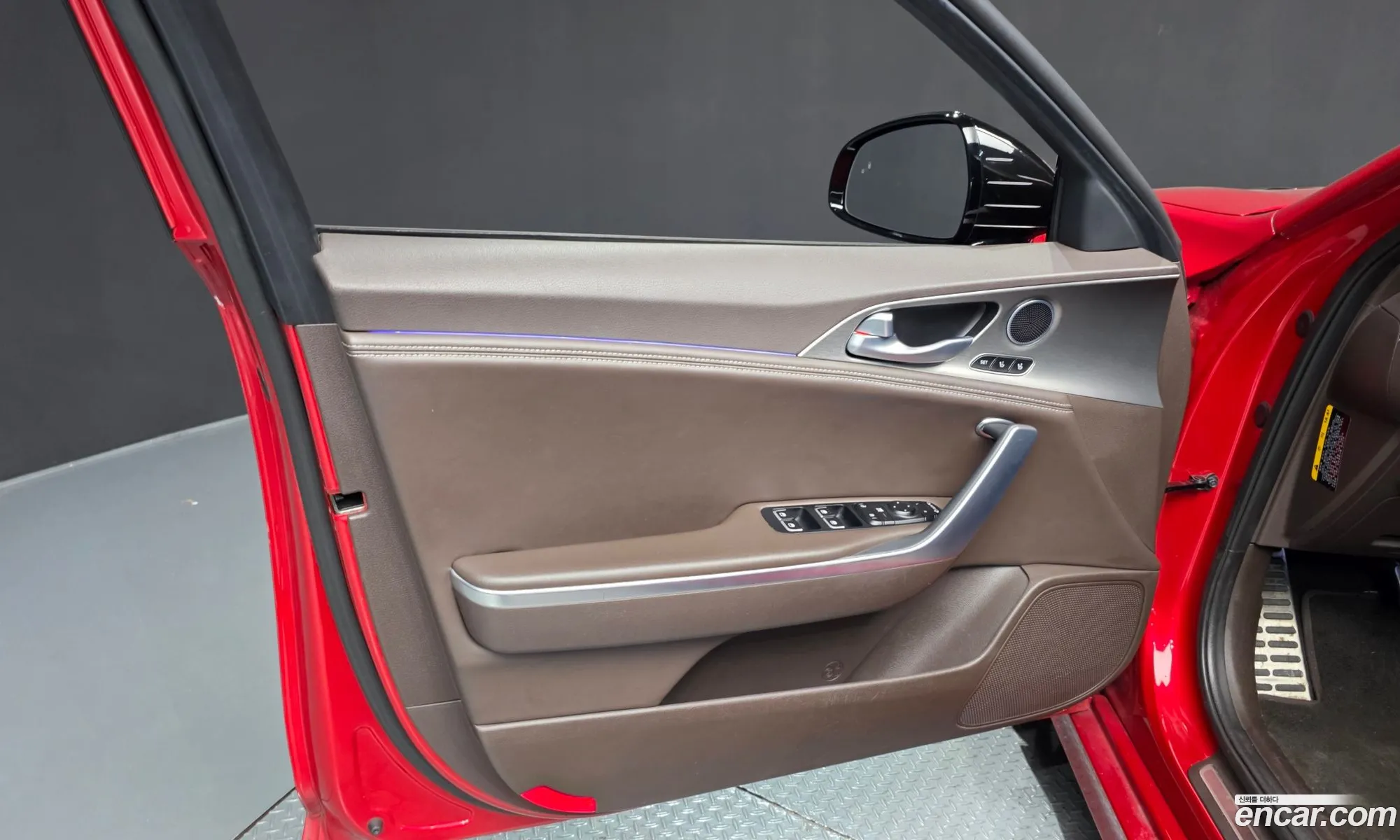 Kia Stinger 2018 KNAE651BDKS045307 — 4