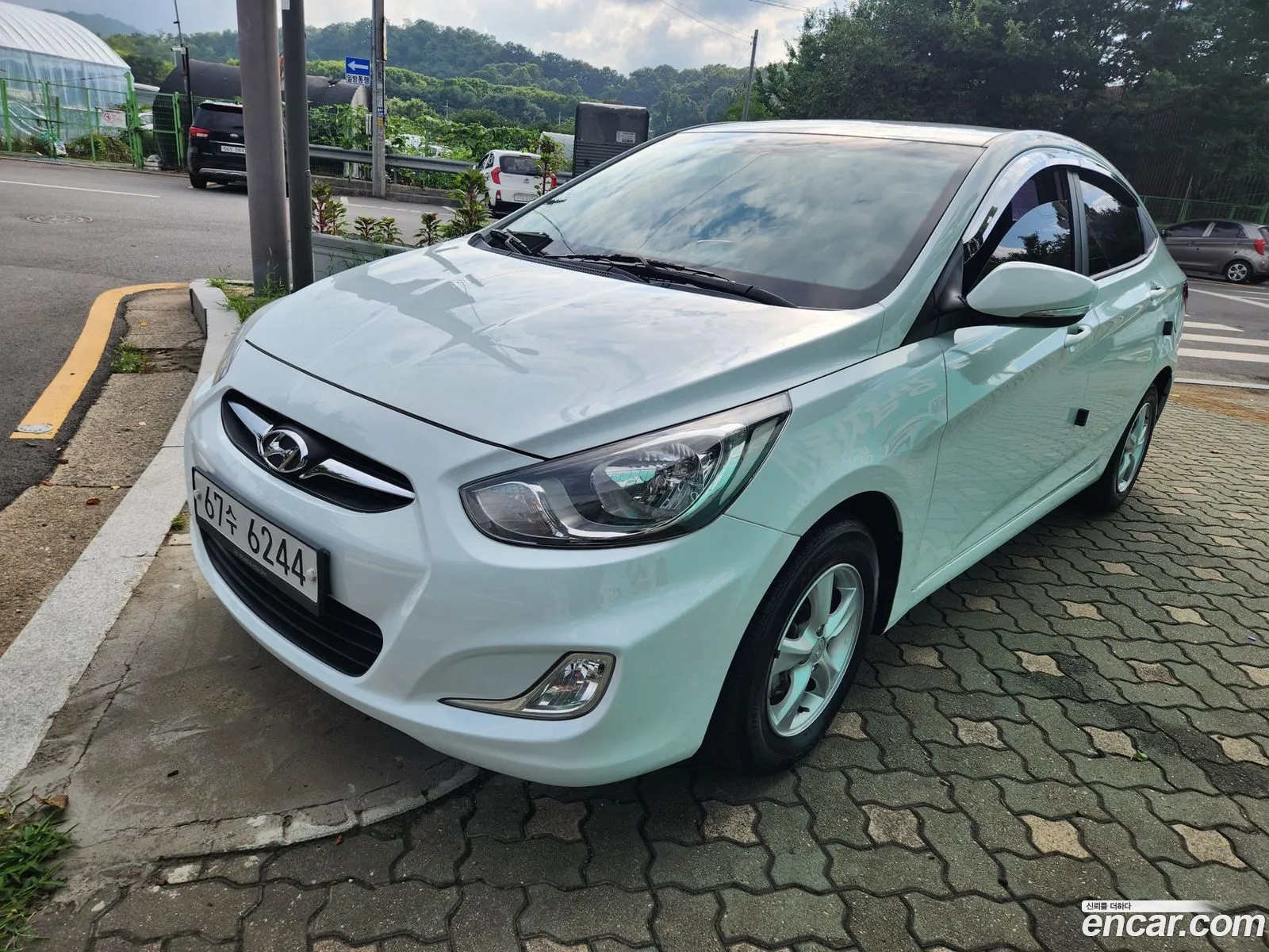 Hyundai Accent 2012 — 3