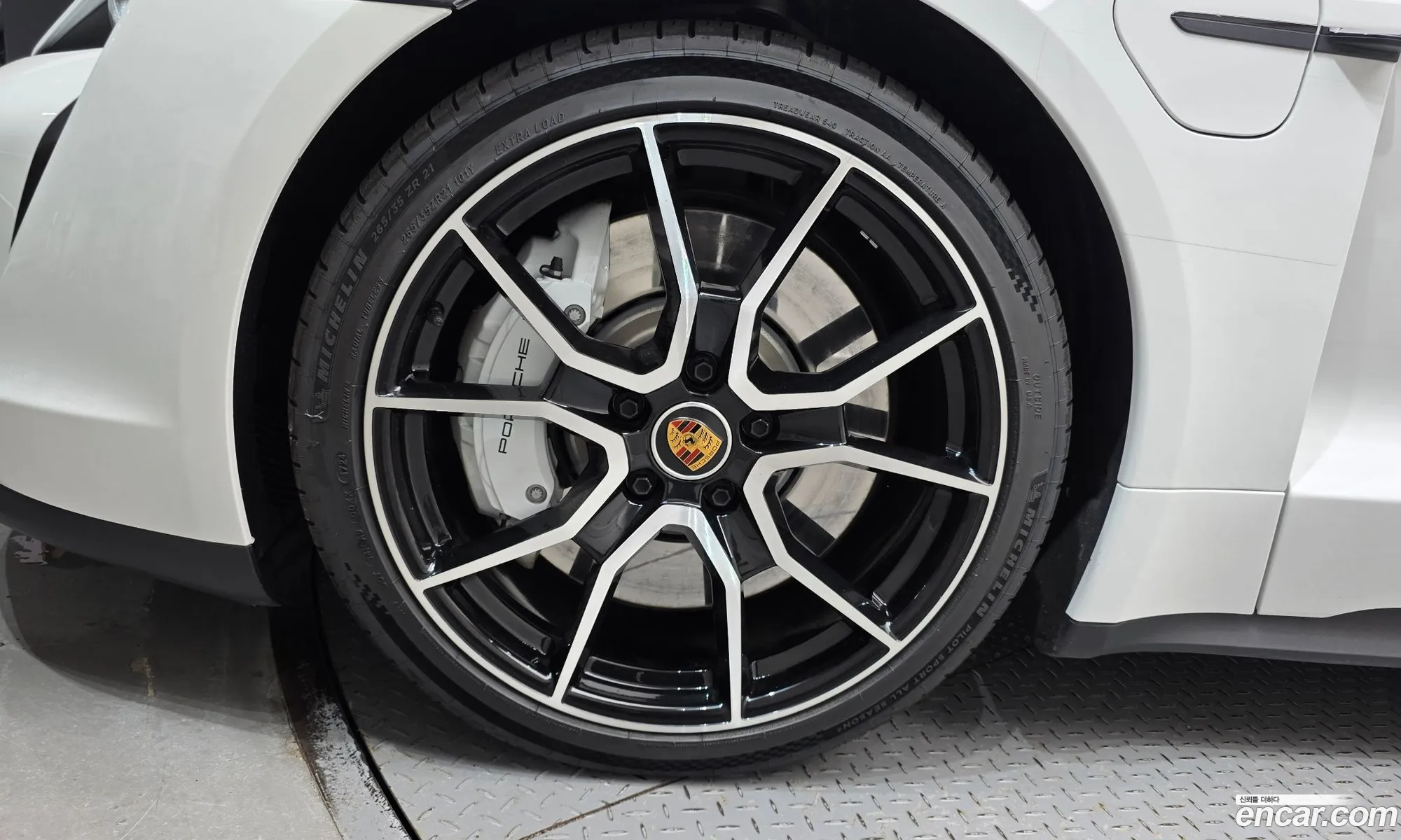 Porsche Taycan 2024 — 27