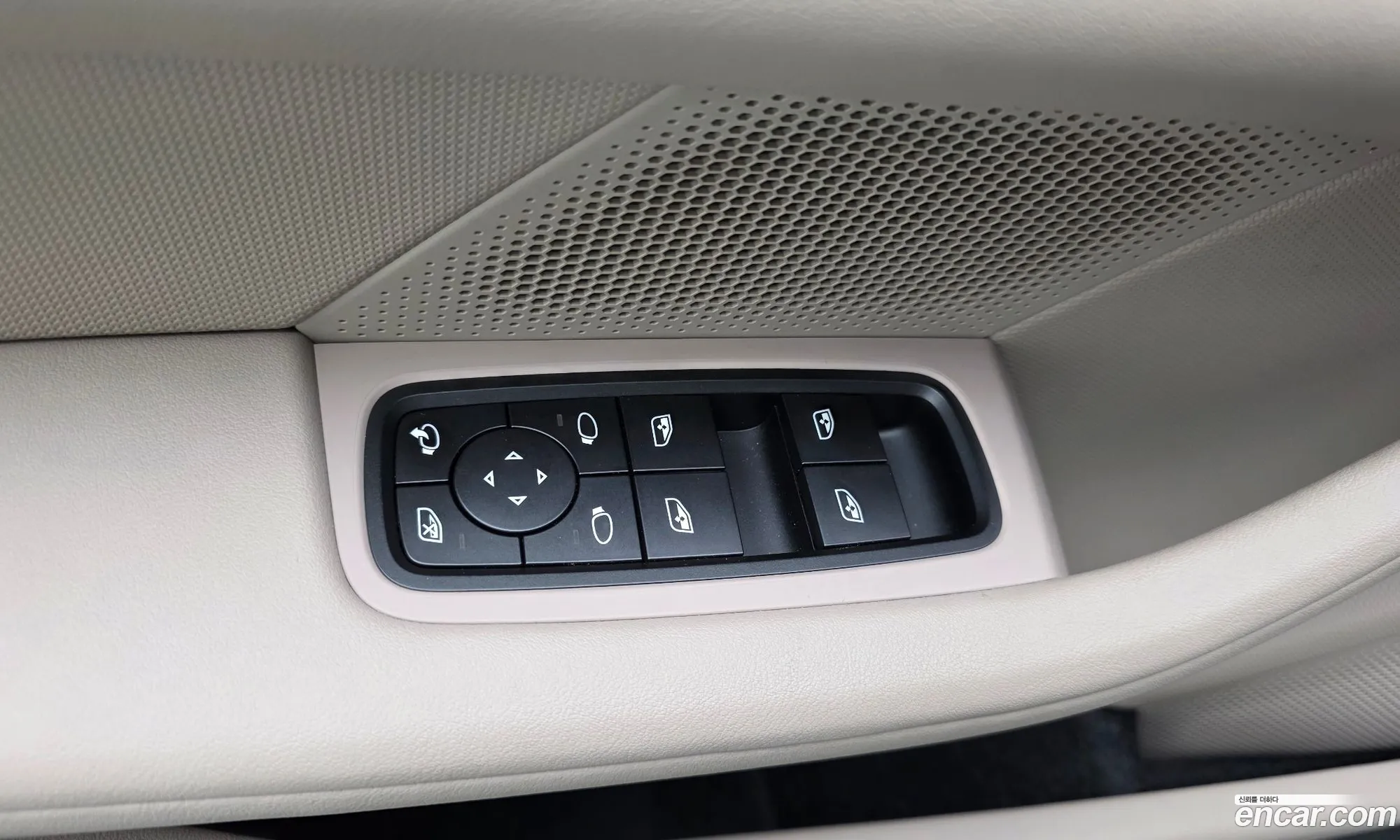 Porsche Taycan 2024 — 26