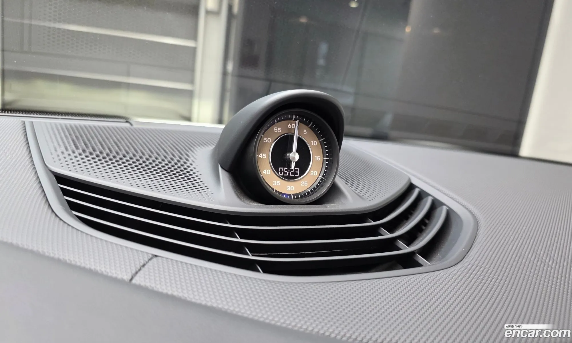 Porsche Taycan 2024 — 11