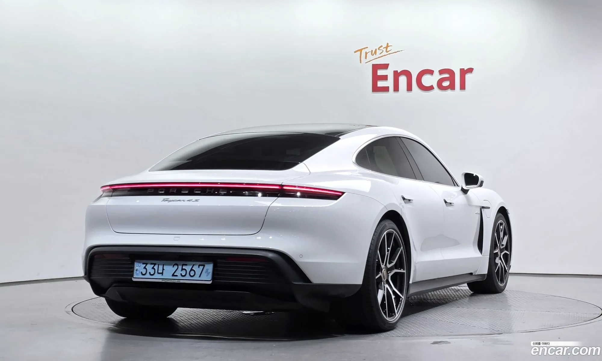 Porsche Taycan 2024 — 19