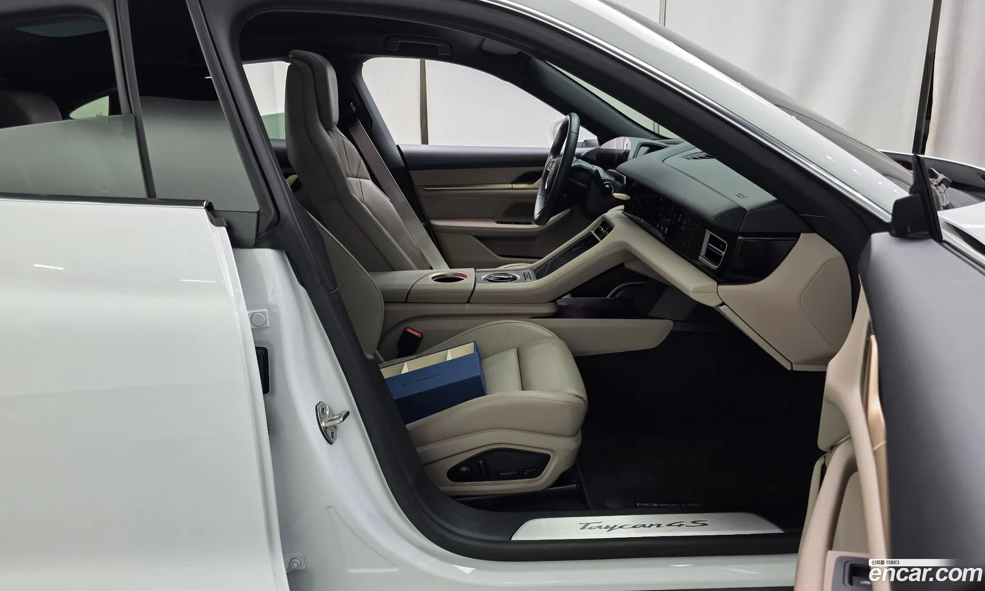 Porsche Taycan 2024 — 22