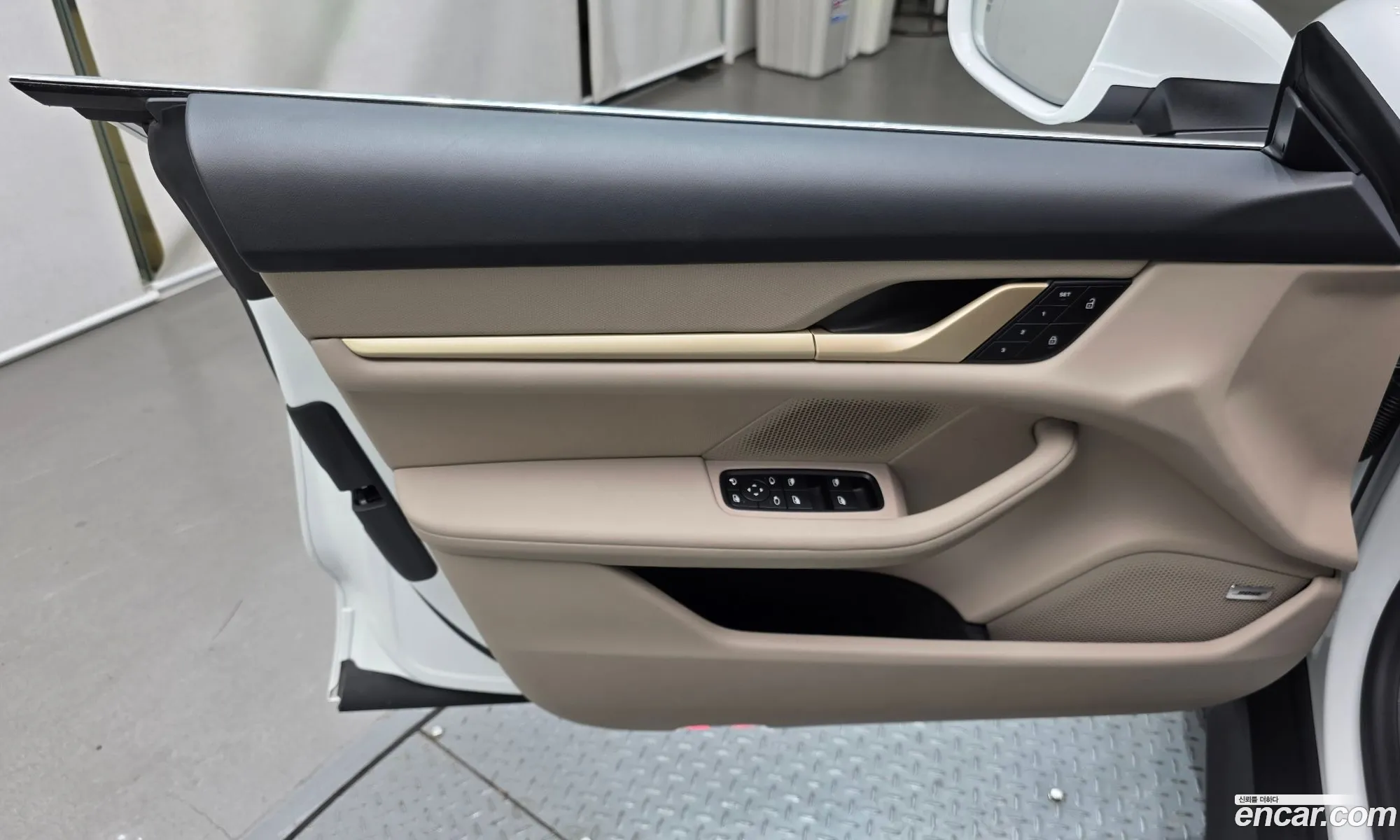Porsche Taycan 2024 — 4