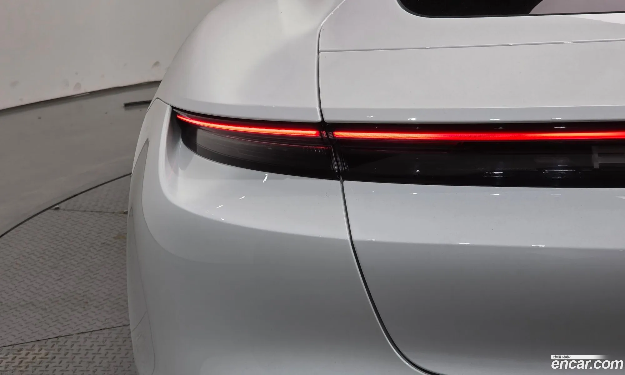 Porsche Taycan 2024 — 3