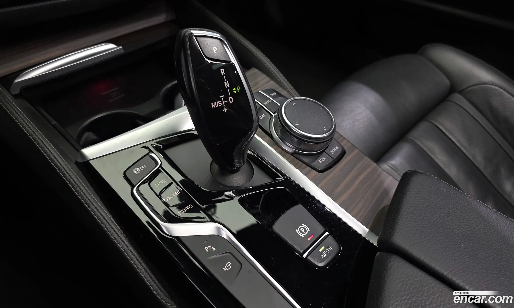 BMW 5 Series 2017 WBAJC3108HG923564 — 30