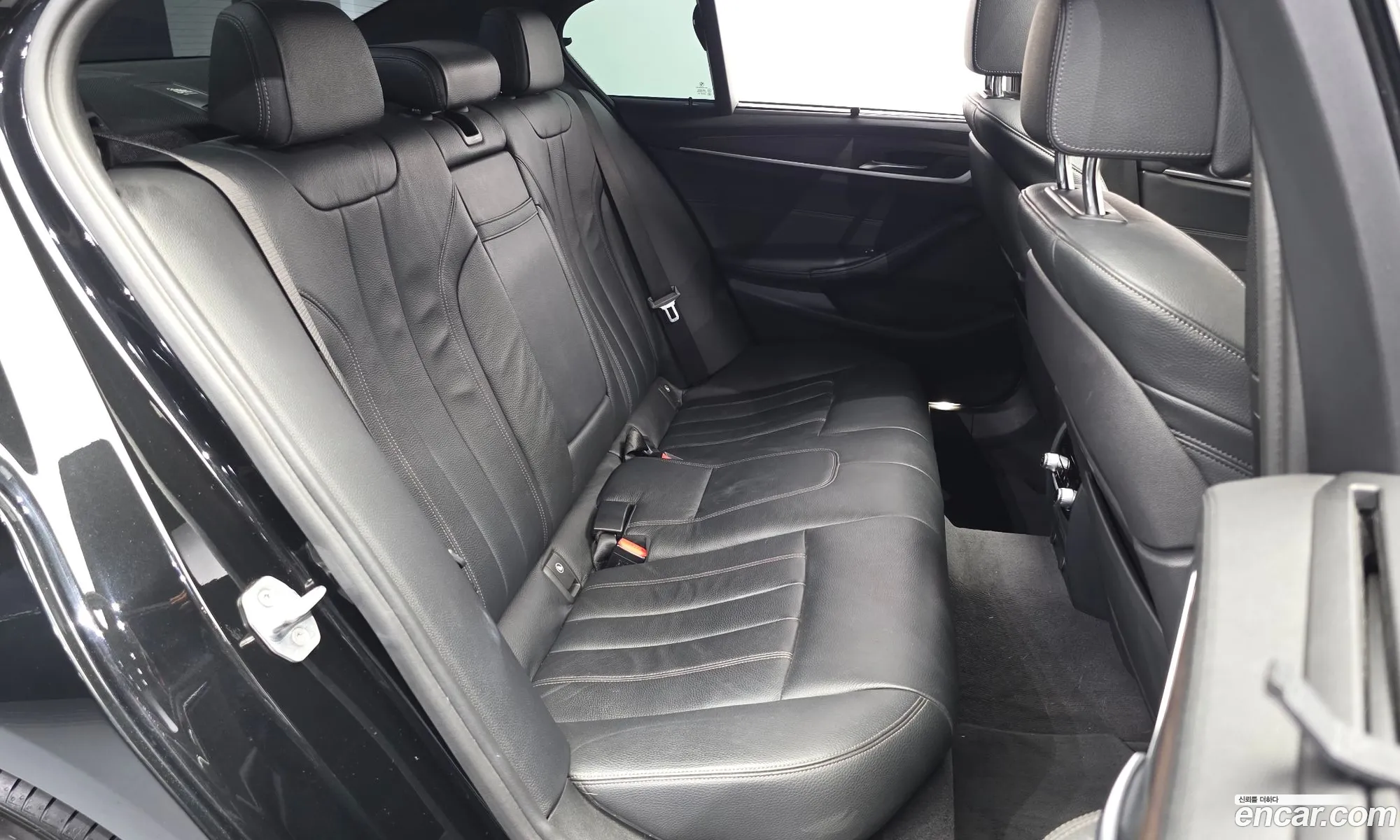 BMW 5 Series 2017 WBAJC3108HG923564 — 33