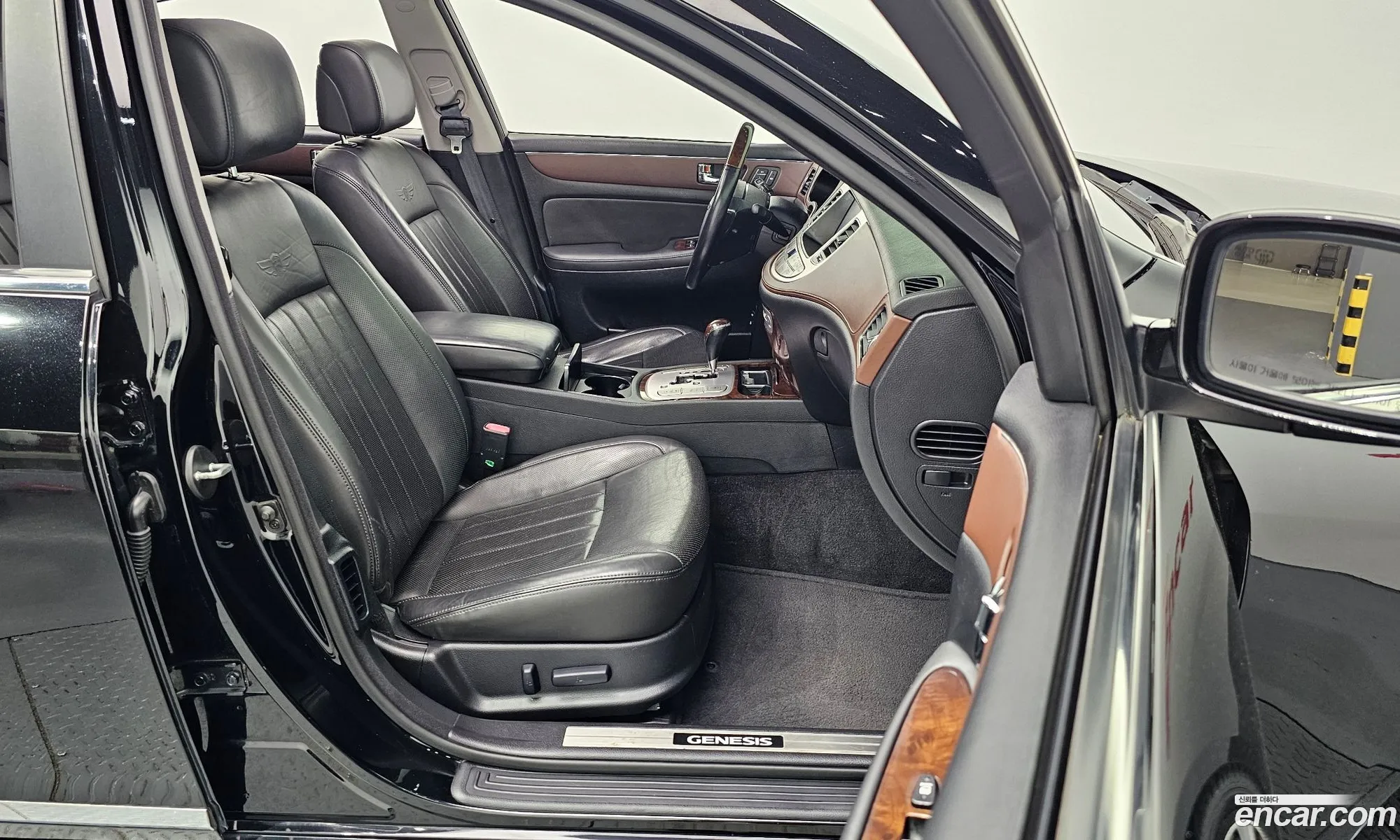 Hyundai Genesis 2011 KMHGE41EBBU125473 — 20
