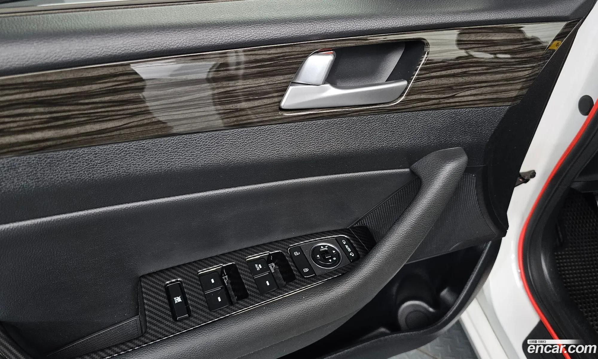 Hyundai LF Sonata 2015 KMHE341CBFA125254 — 3