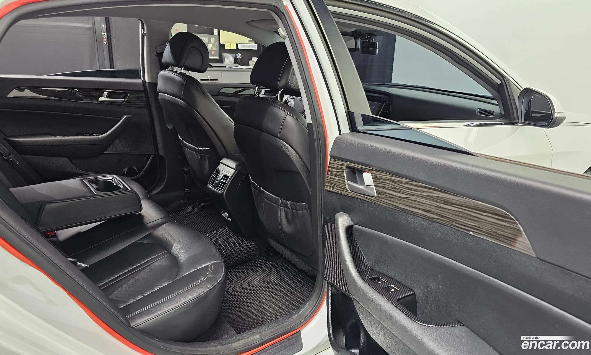 Hyundai LF Sonata 2015 KMHE341CBFA125254 — 26