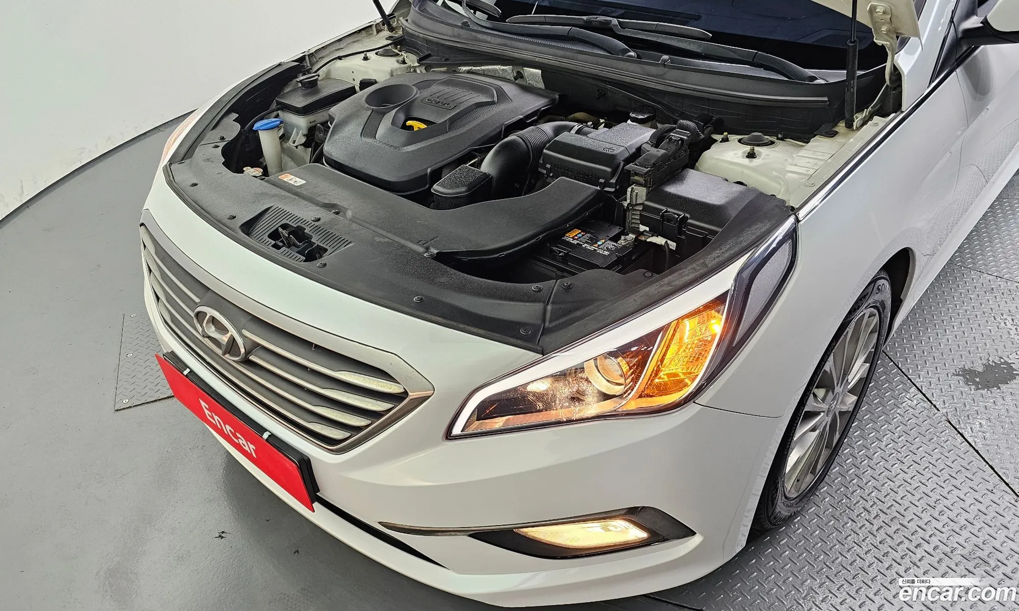 Hyundai LF Sonata 2015 KMHE341CBFA125254 — 25