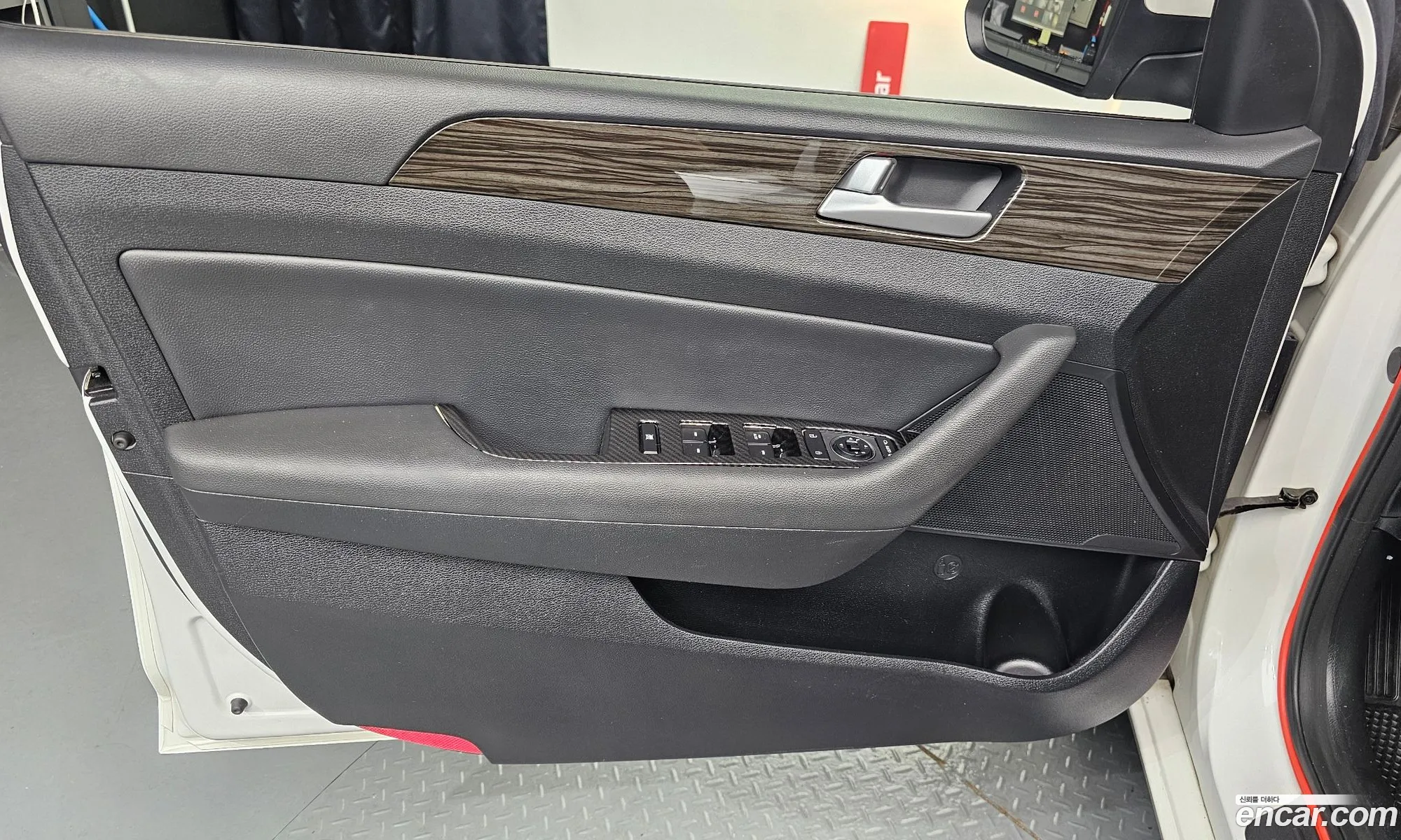 Hyundai LF Sonata 2015 KMHE341CBFA125254 — 2