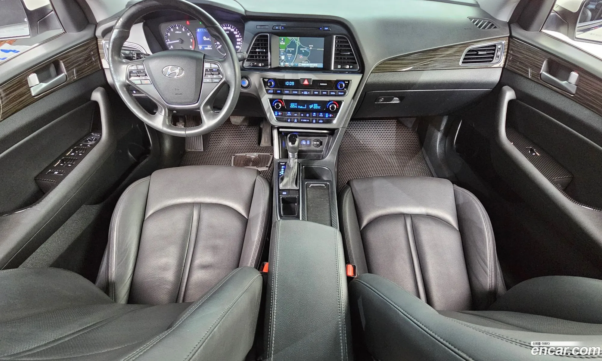 Hyundai LF Sonata 2015 KMHE341CBFA125254 — 19