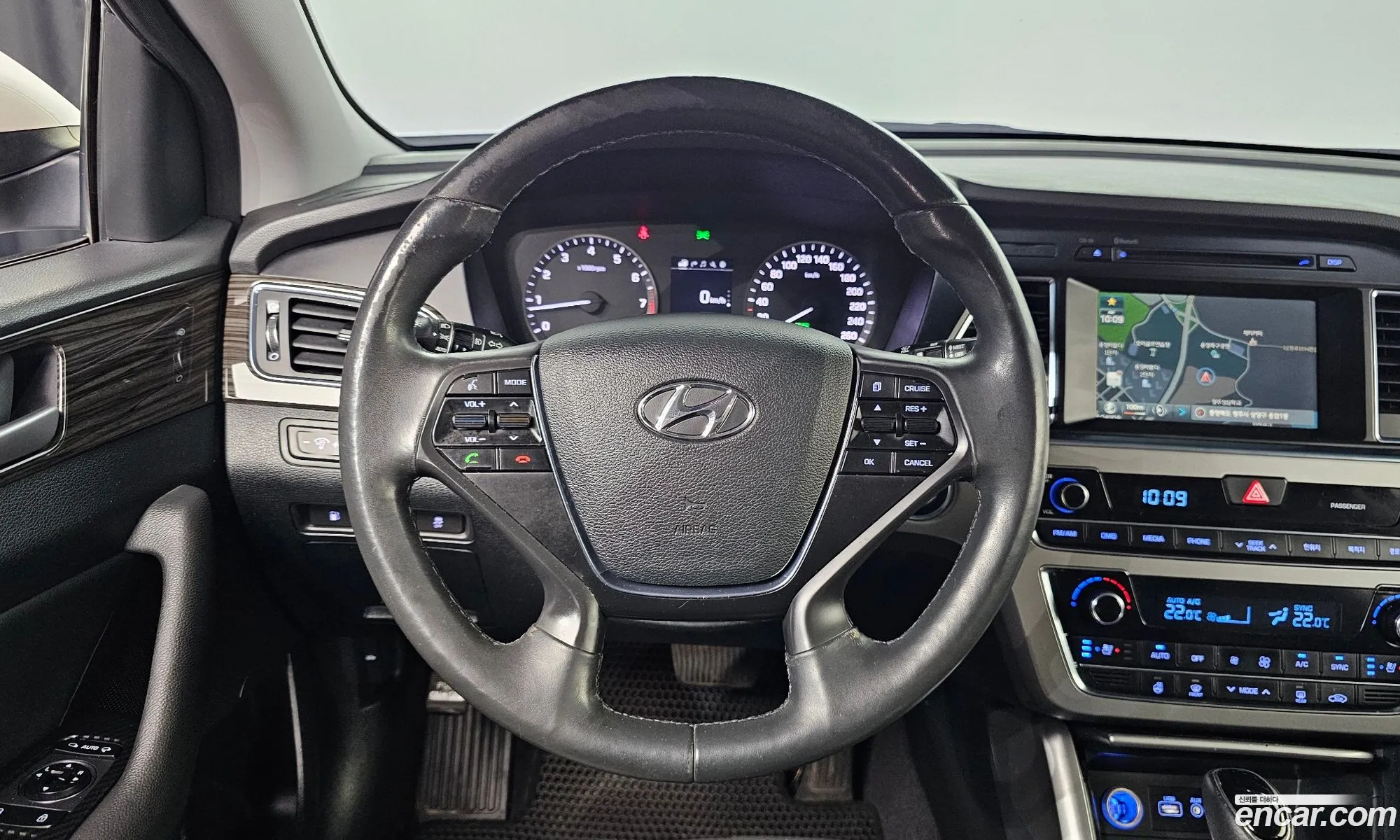 Hyundai LF Sonata 2015 KMHE341CBFA125254 — 8