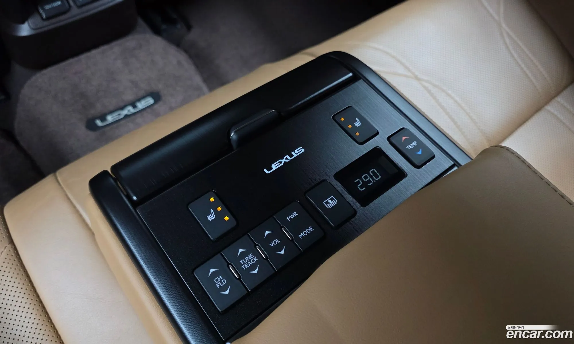 Lexus ES300h 7th Gen 2020 — 4