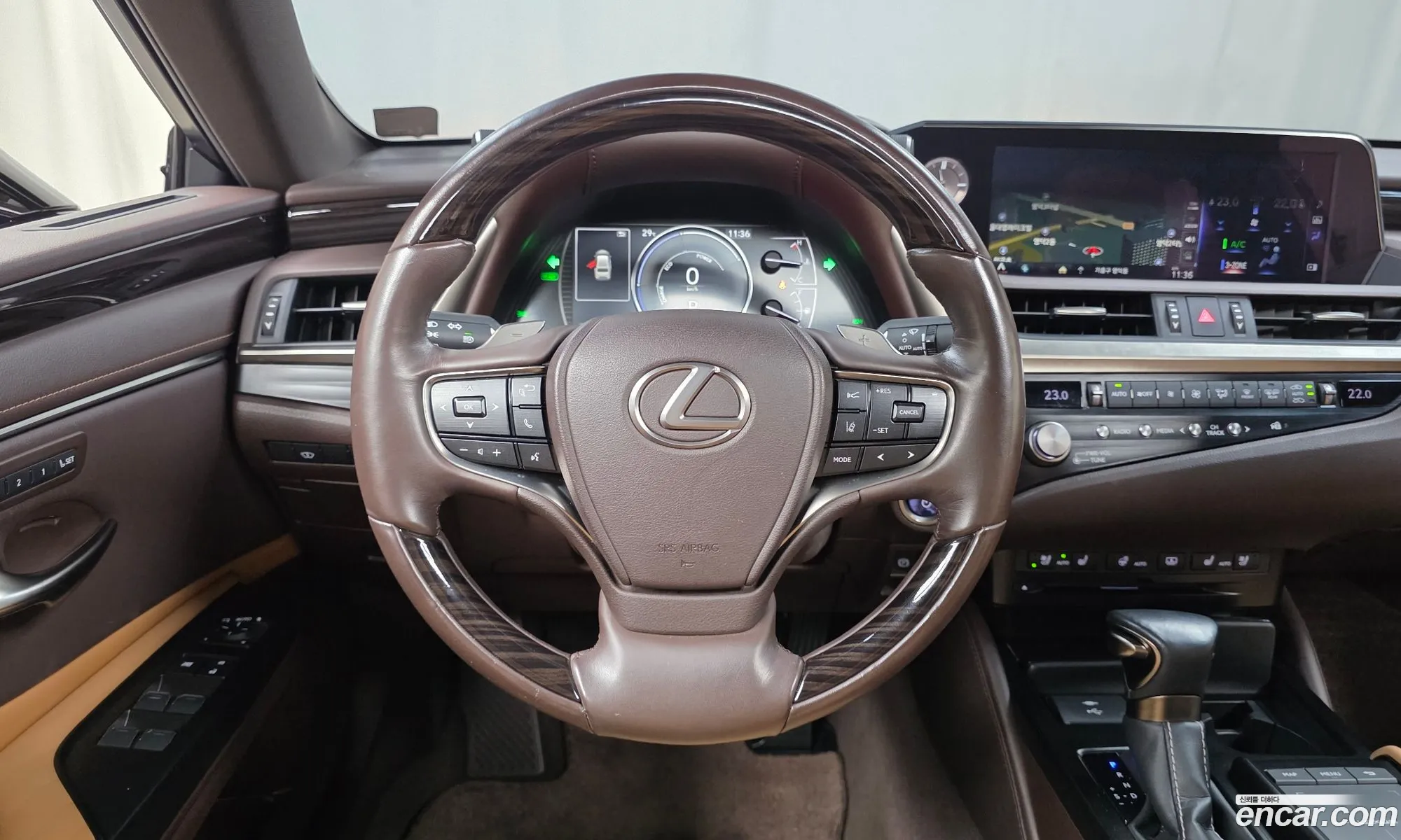 Lexus ES300h 7th Gen 2020 — 24