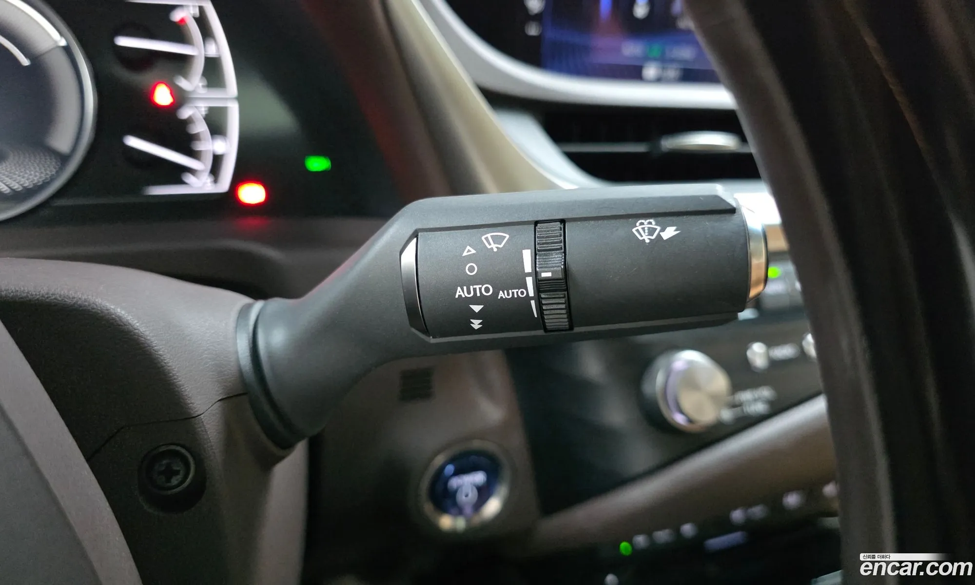 Lexus ES300h 7th Gen 2020 — 27