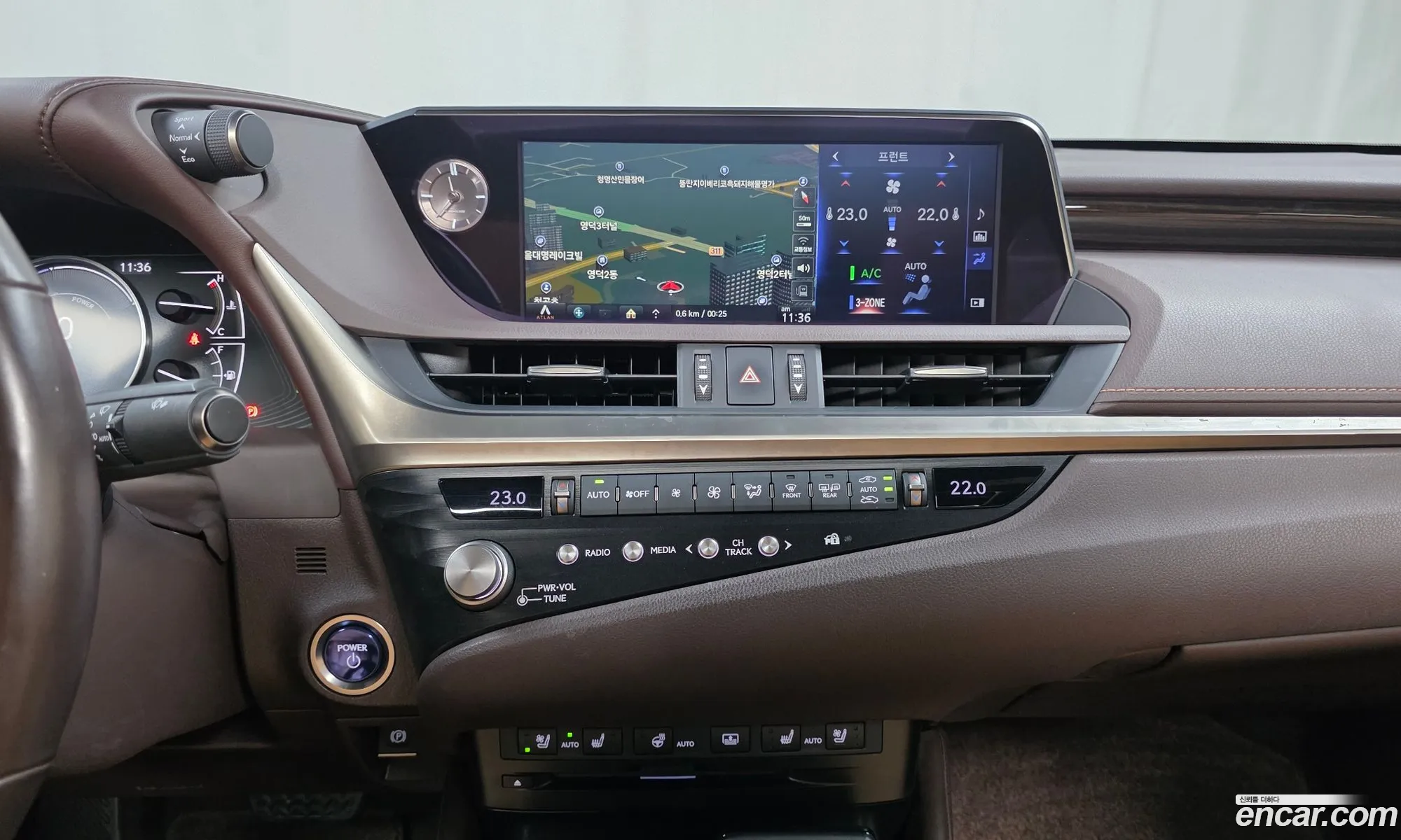 Lexus ES300h 7th Gen 2020 — 16