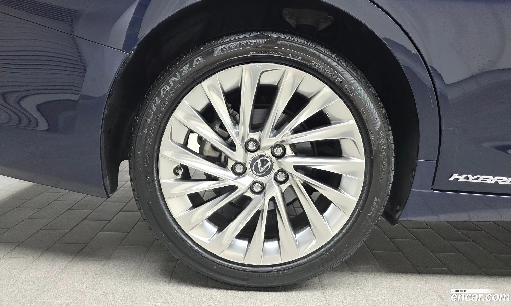 Lexus ES300h 7th Gen 2020 — 5