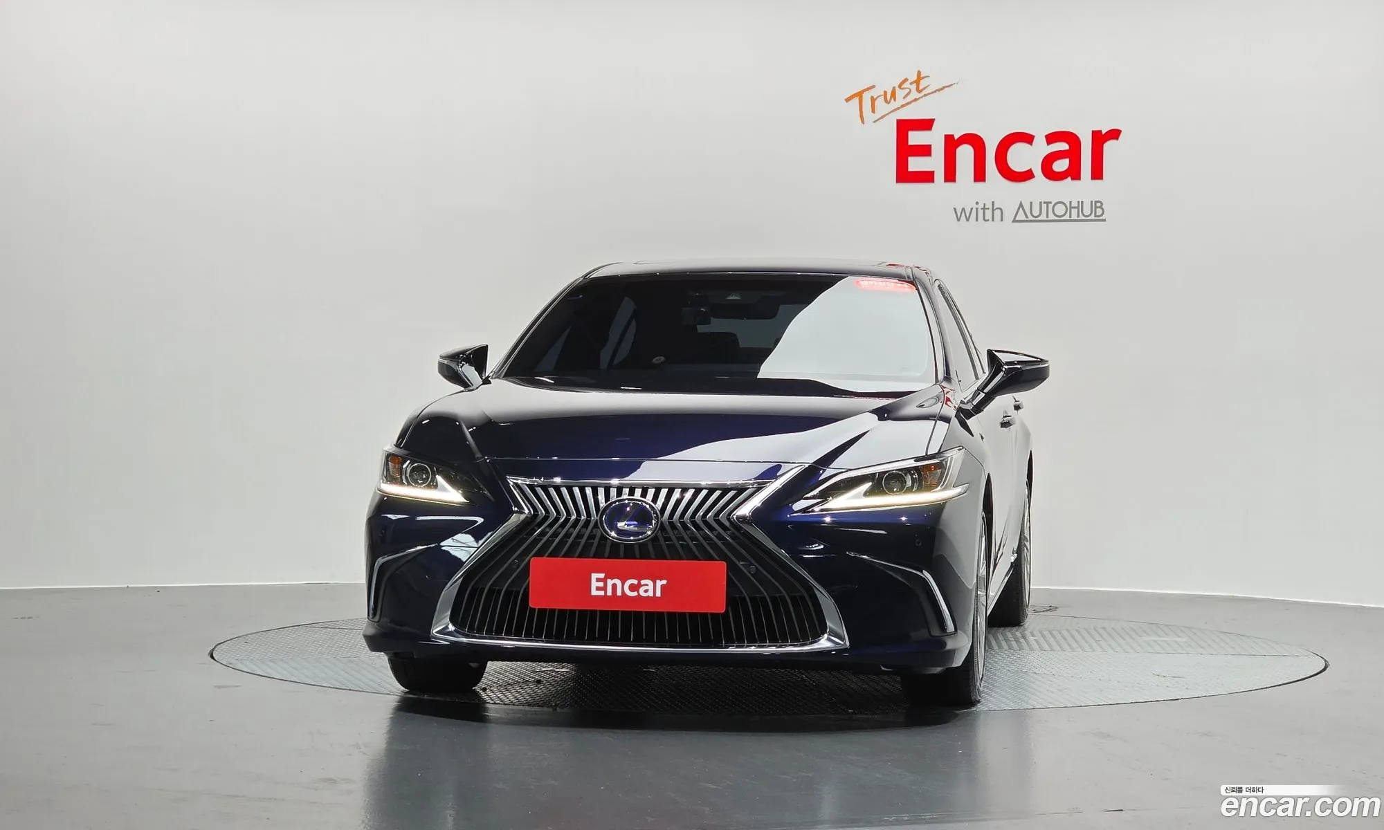 Lexus ES300h 7th Gen 2020 — 26