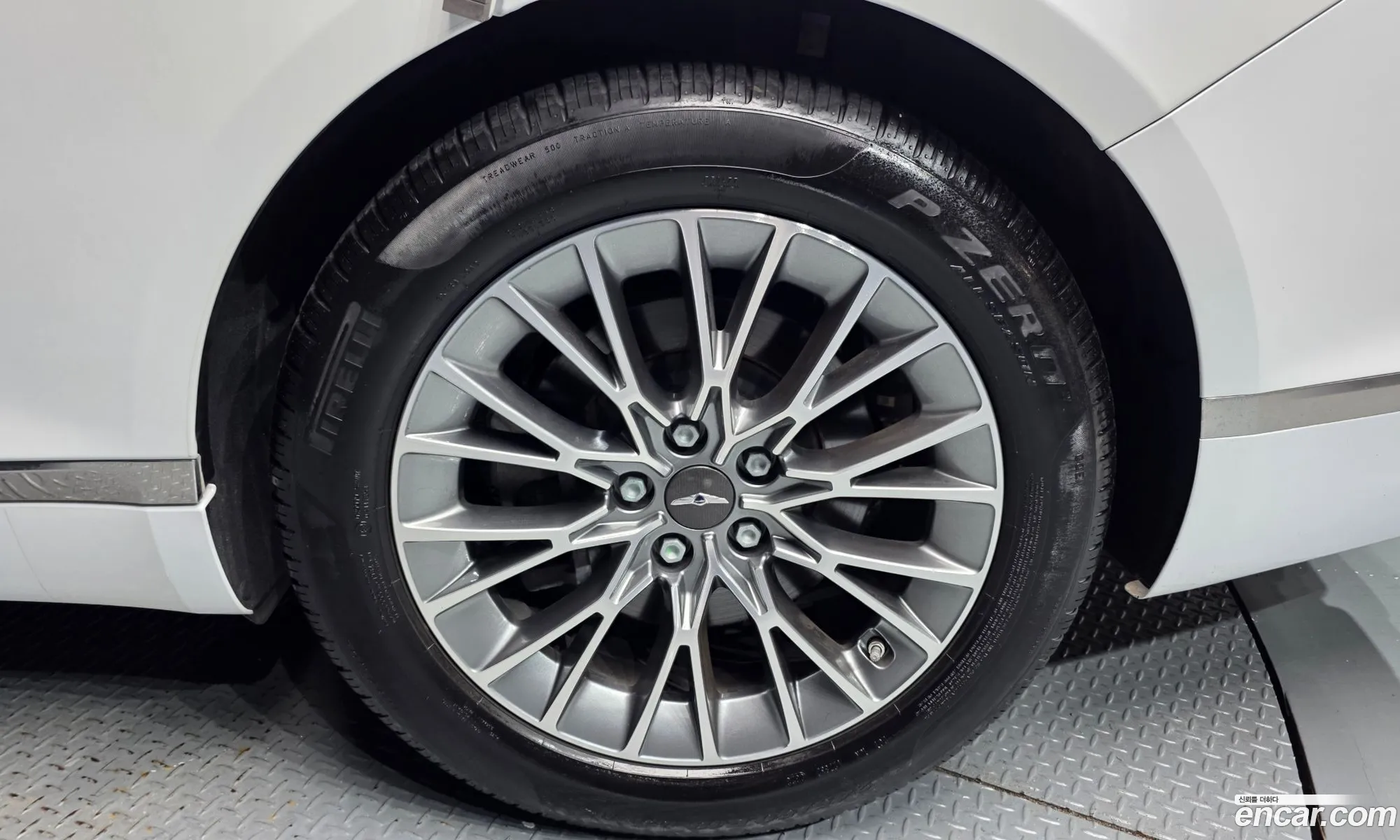 Genesis G80 2023 KMTGB41CBRU205639 — 2