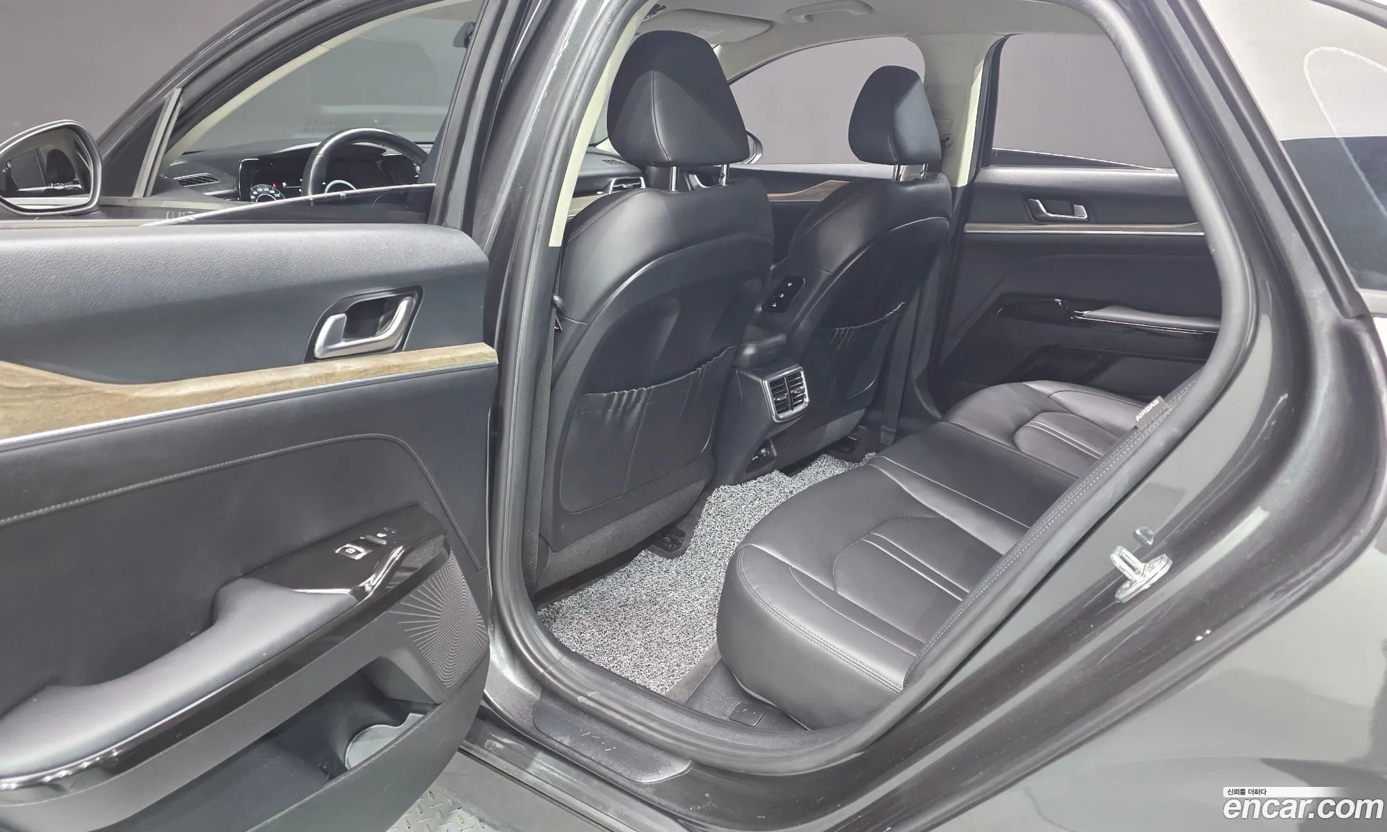 Kia K5 2021 KNAG341ABNA172285 — 5