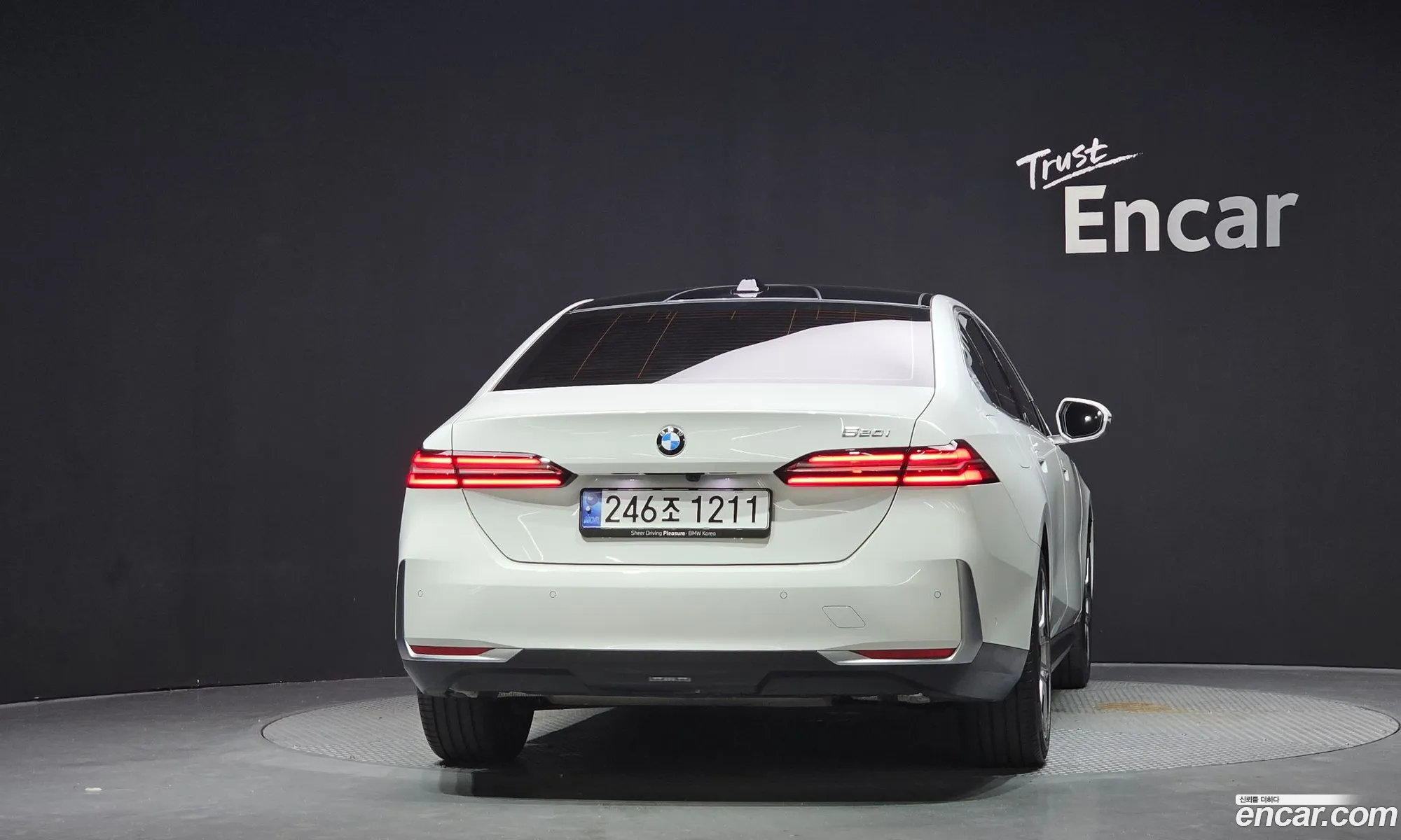 BMW 5 Series 2024 — 16