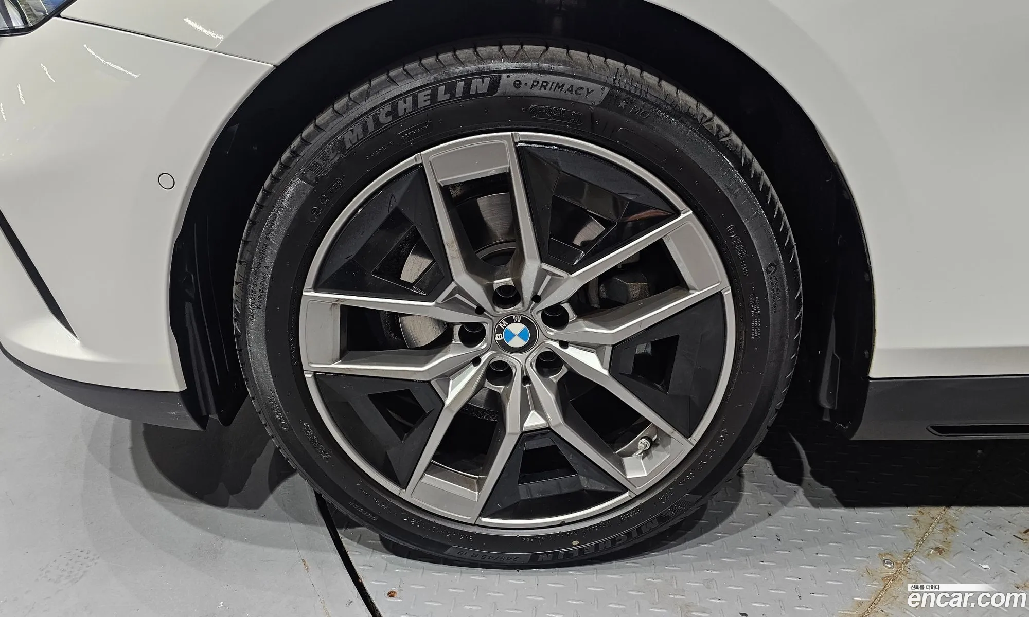 BMW 5 Series 2024 — 13