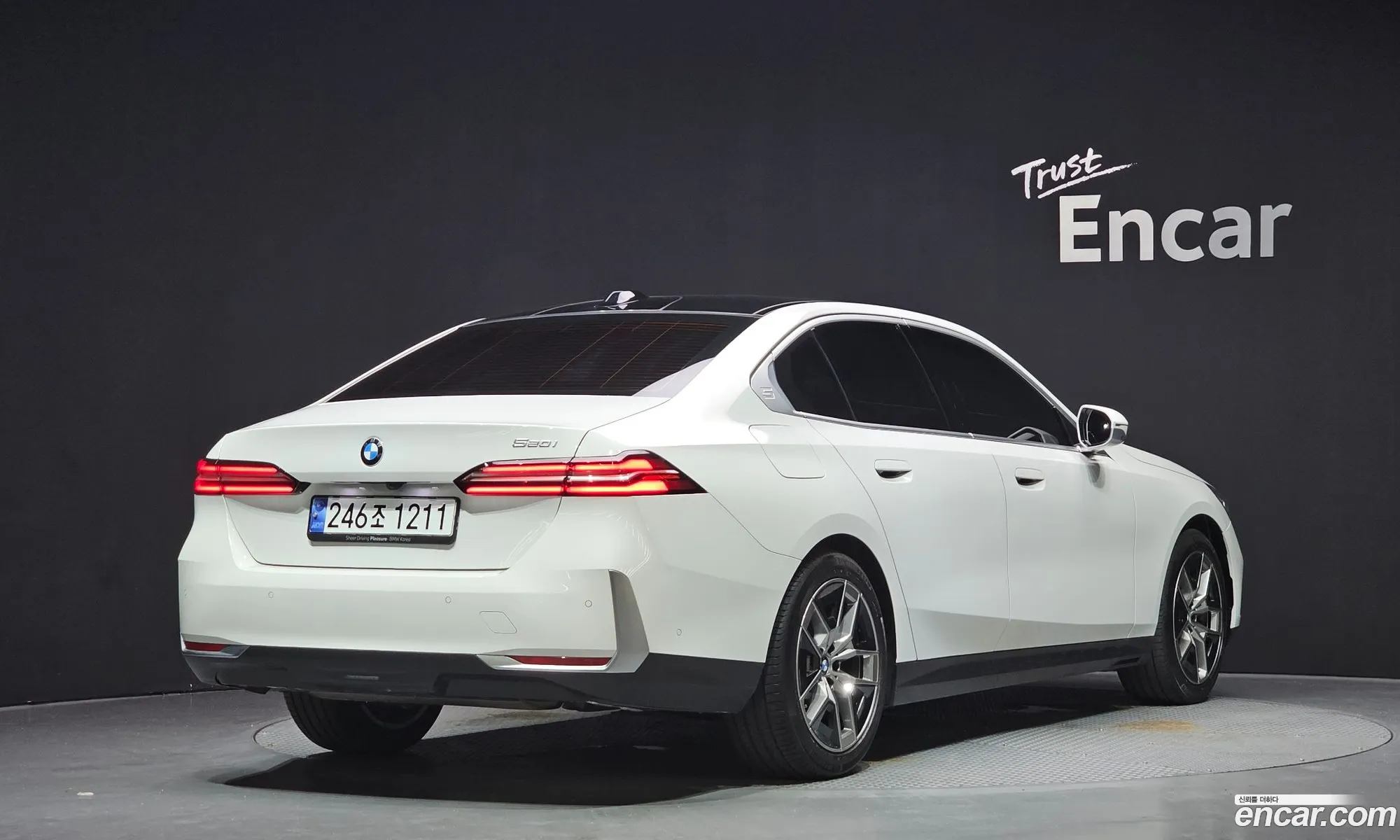 BMW 5 Series 2024 — 27
