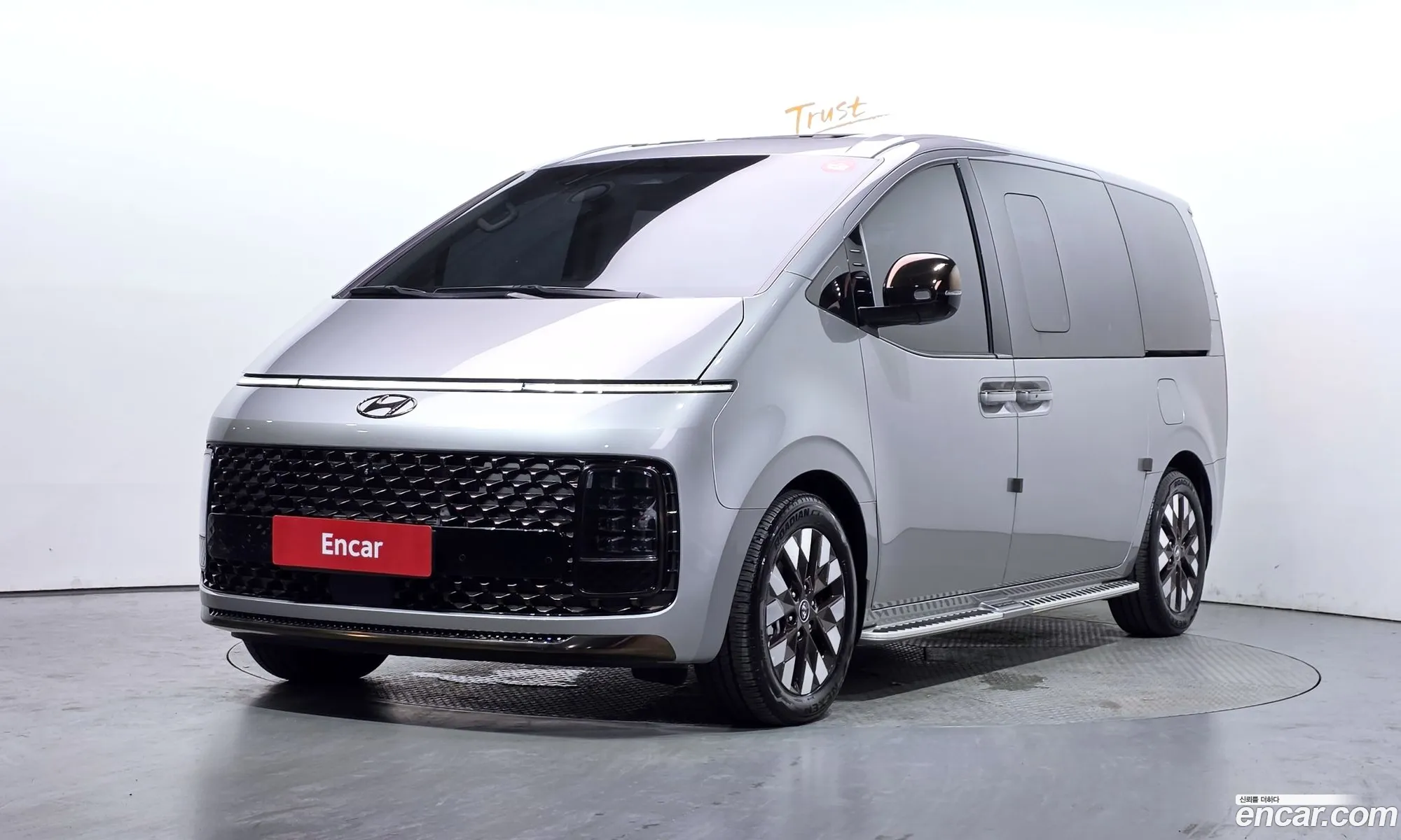 Hyundai Staria 2023 — 24