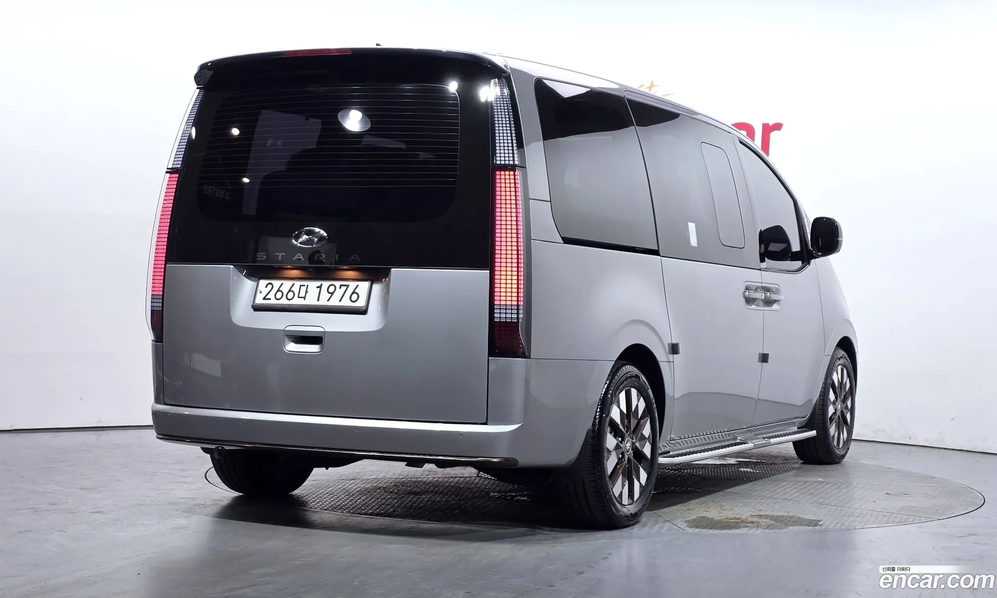 Hyundai Staria 2023 — 8