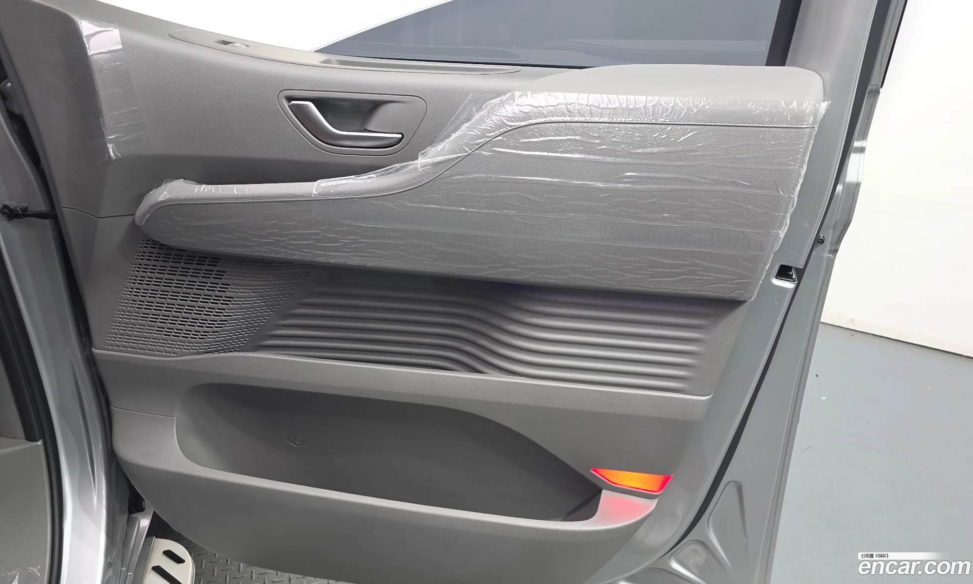 Hyundai Staria 2023 — 23